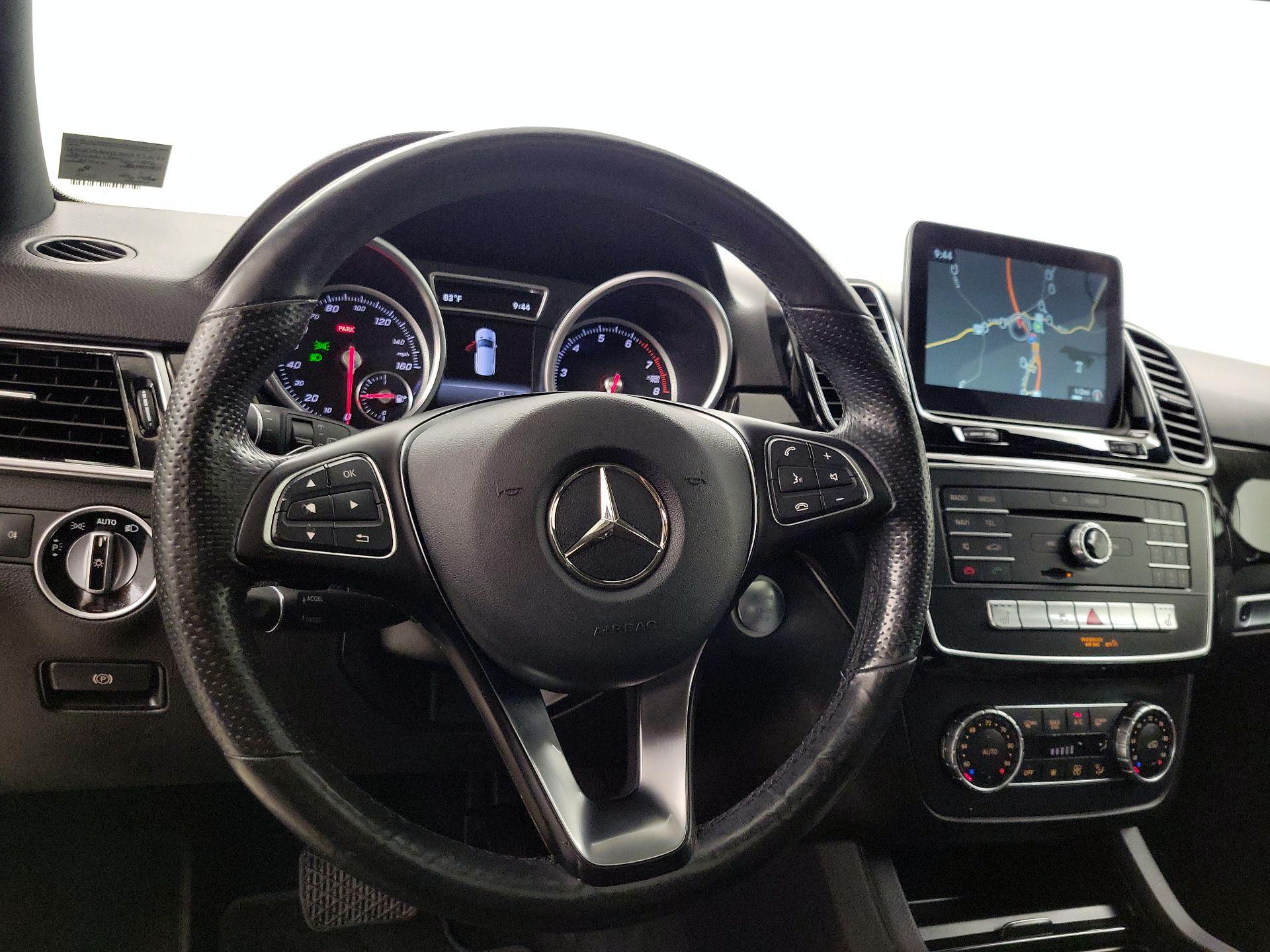Thumbnail: 2017 Mercedes-Benz GLE - 10