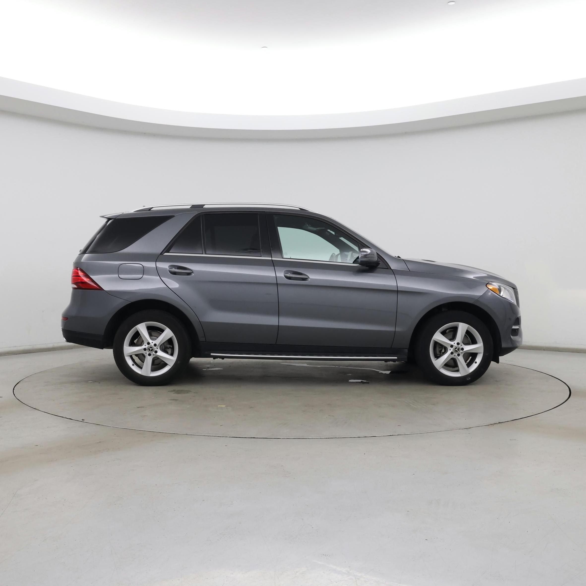 Thumbnail: 2017 Mercedes-Benz GLE - 7