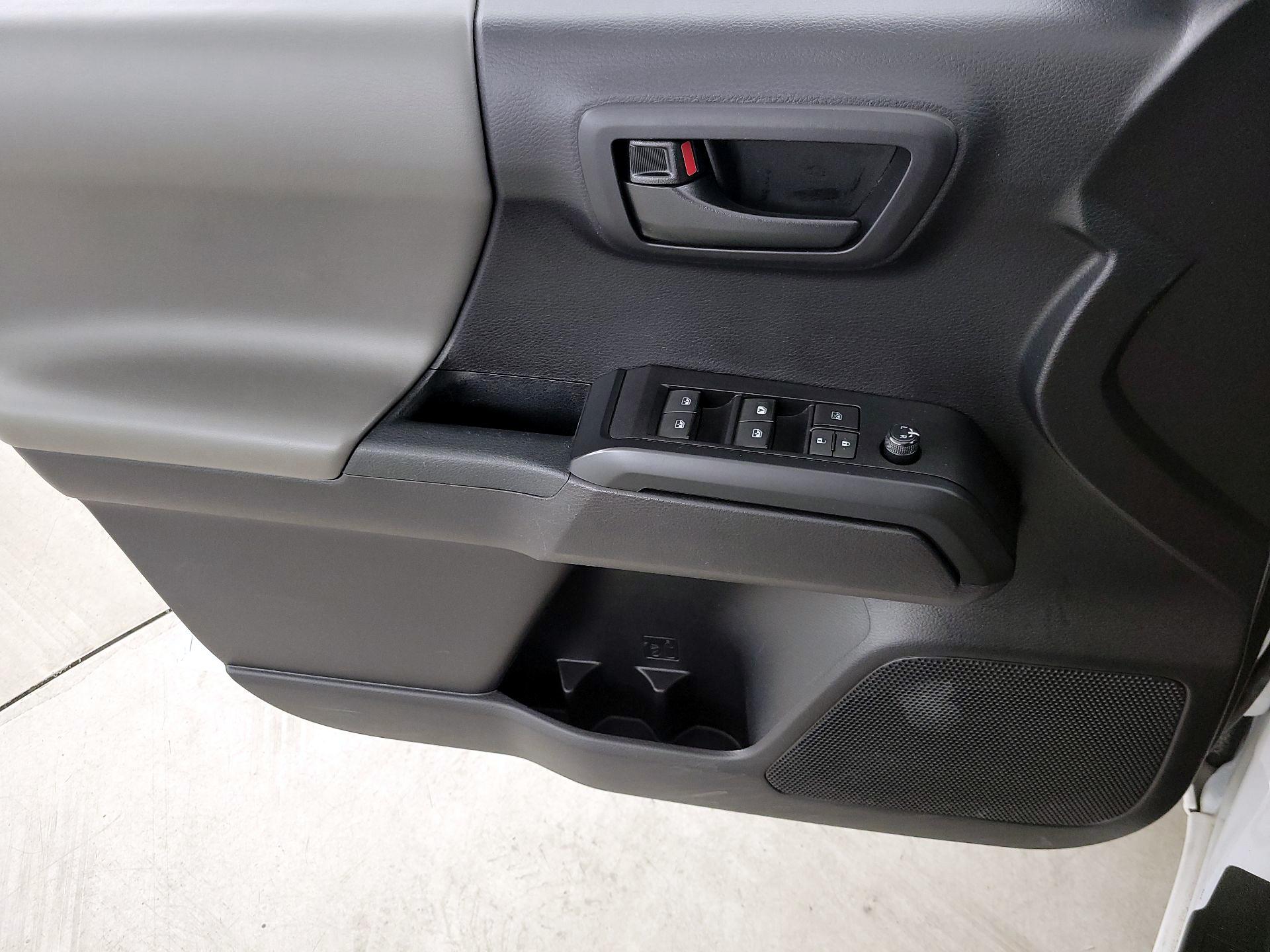 Thumbnail: 2020 Toyota Tacoma - 12