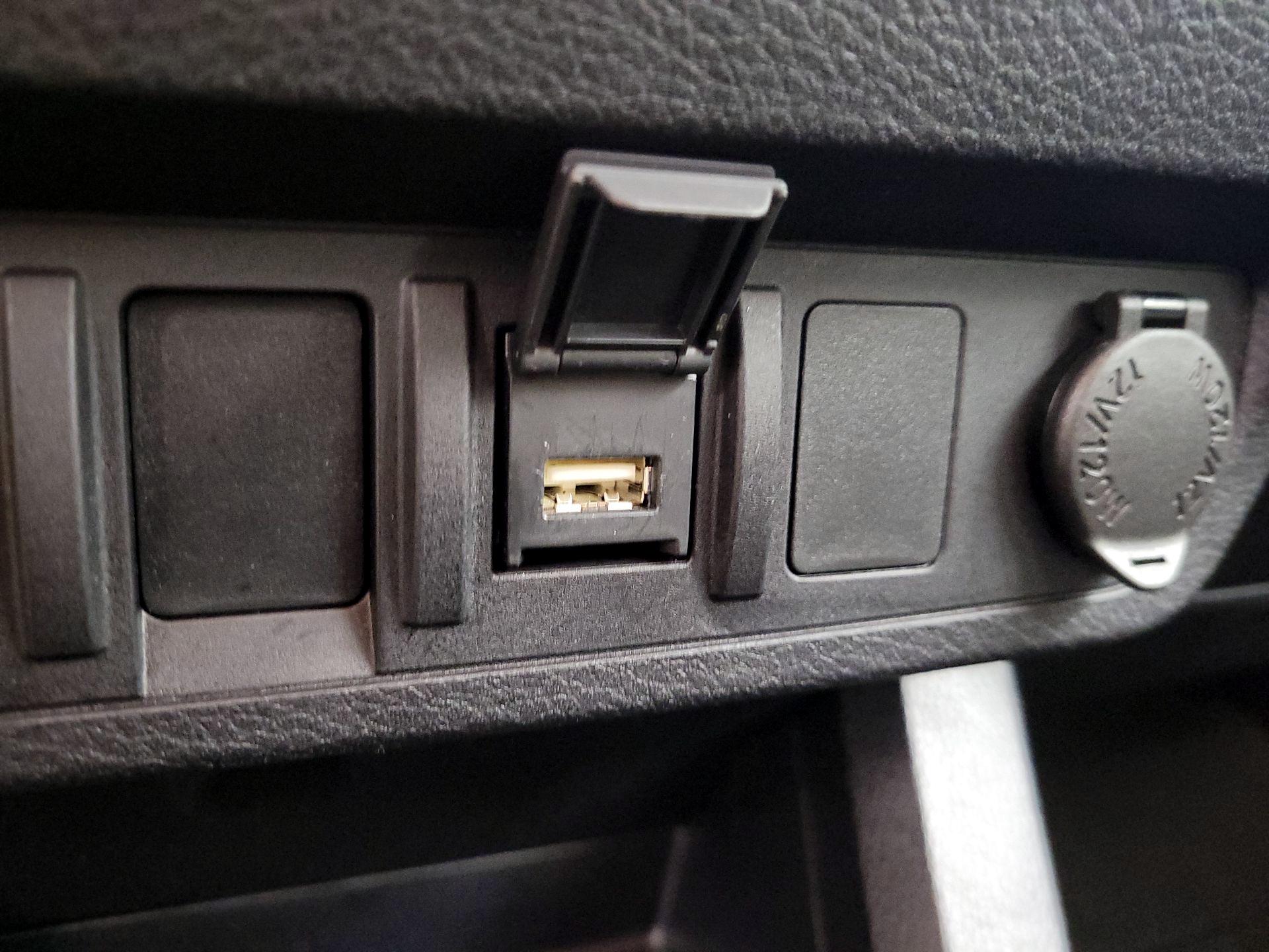 Thumbnail: 2020 Toyota Tacoma - 18