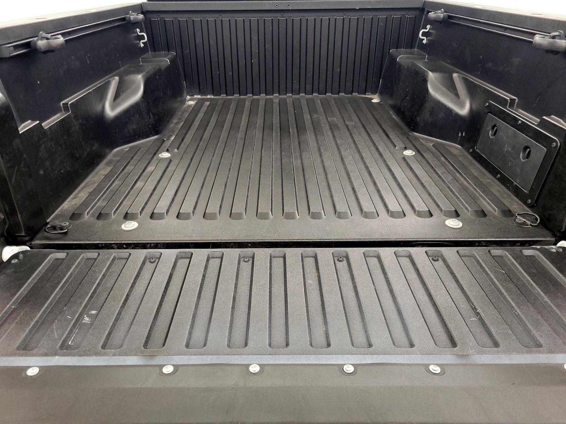 Thumbnail: 2020 Toyota Tacoma - 20