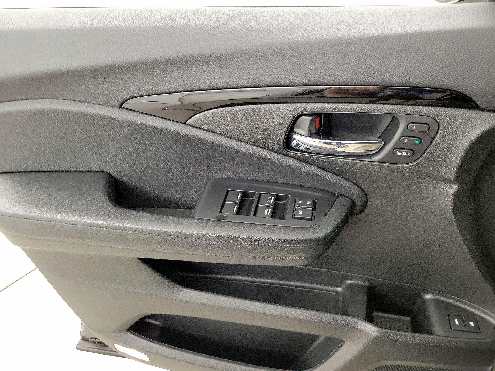 Thumbnail: 2019 Honda Passport - 12