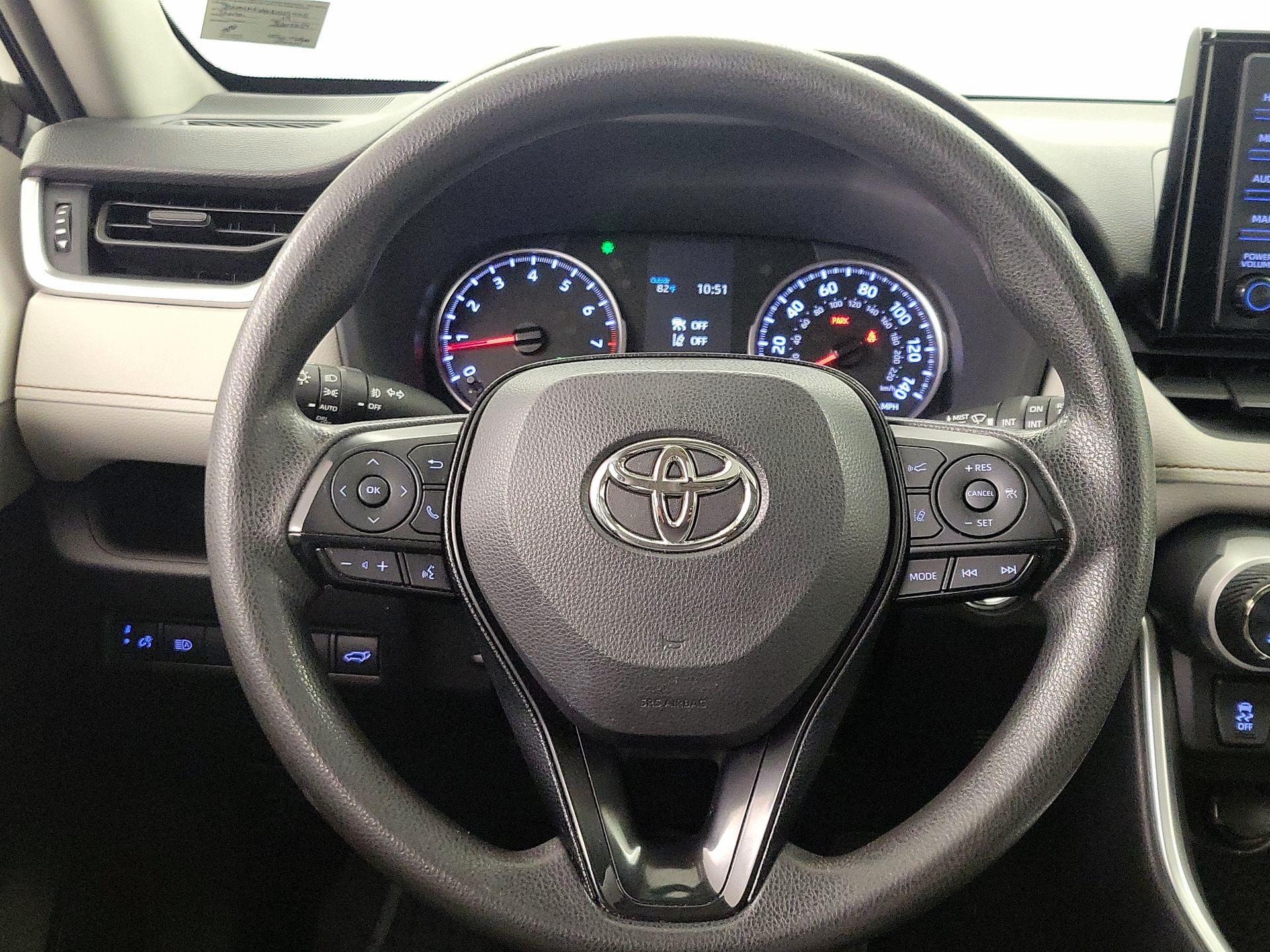 Thumbnail: 2019 Toyota RAV4 - 10