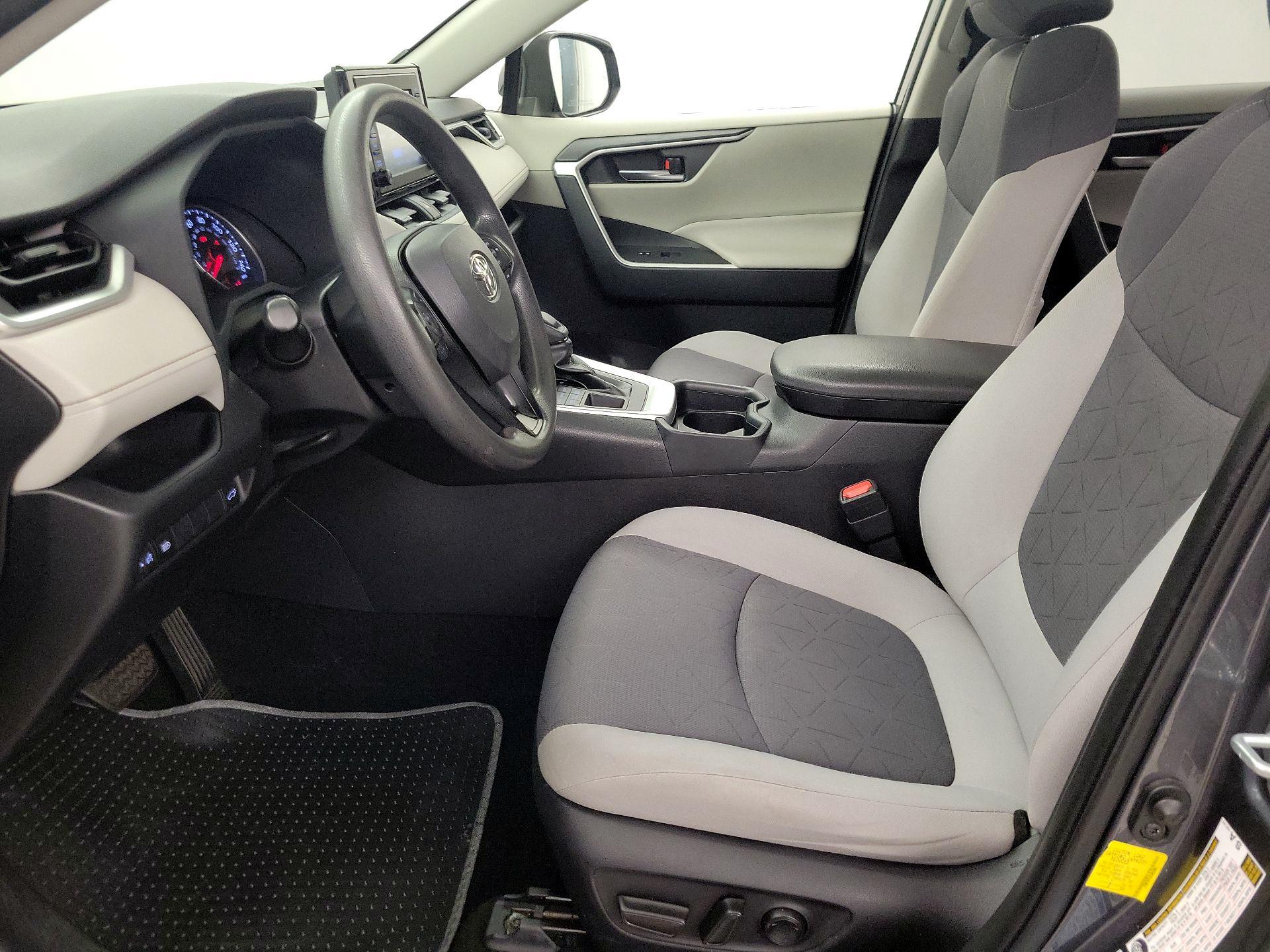 Thumbnail: 2019 Toyota RAV4 - 11