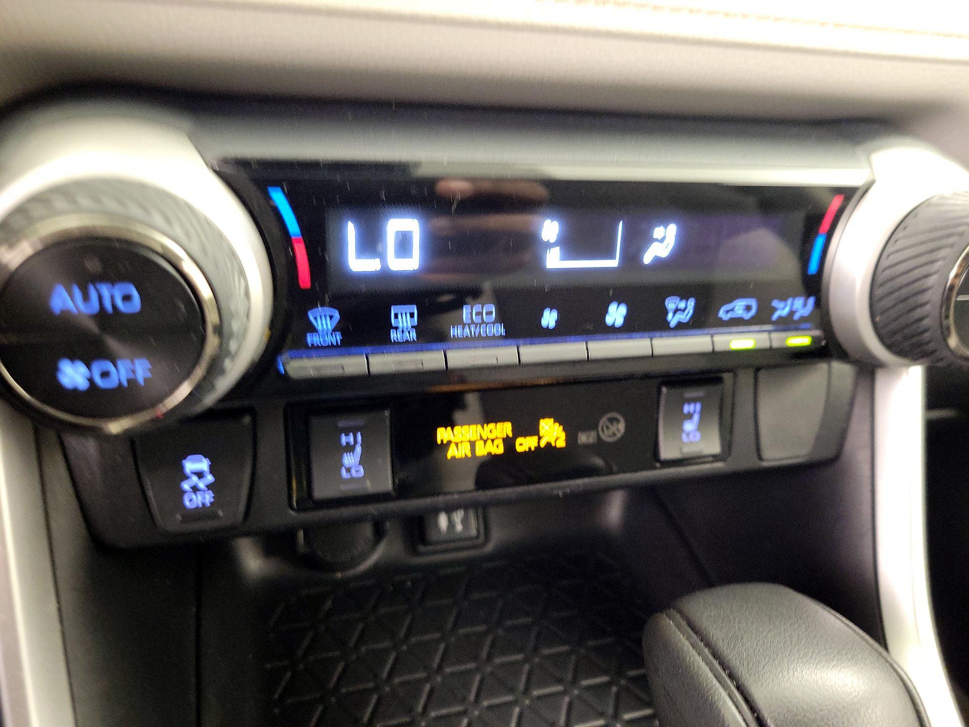 Thumbnail: 2019 Toyota RAV4 - 16