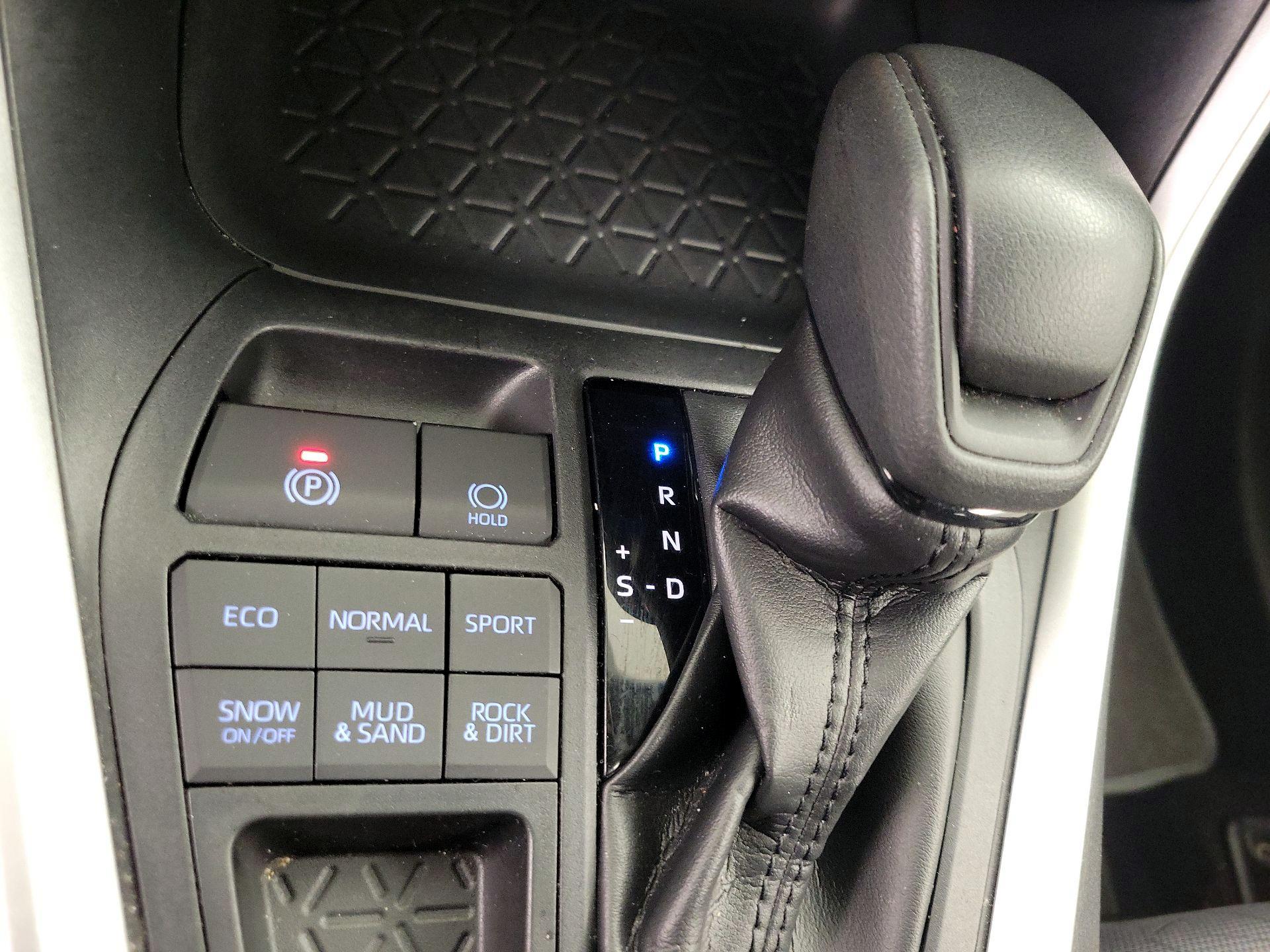 Thumbnail: 2019 Toyota RAV4 - 17