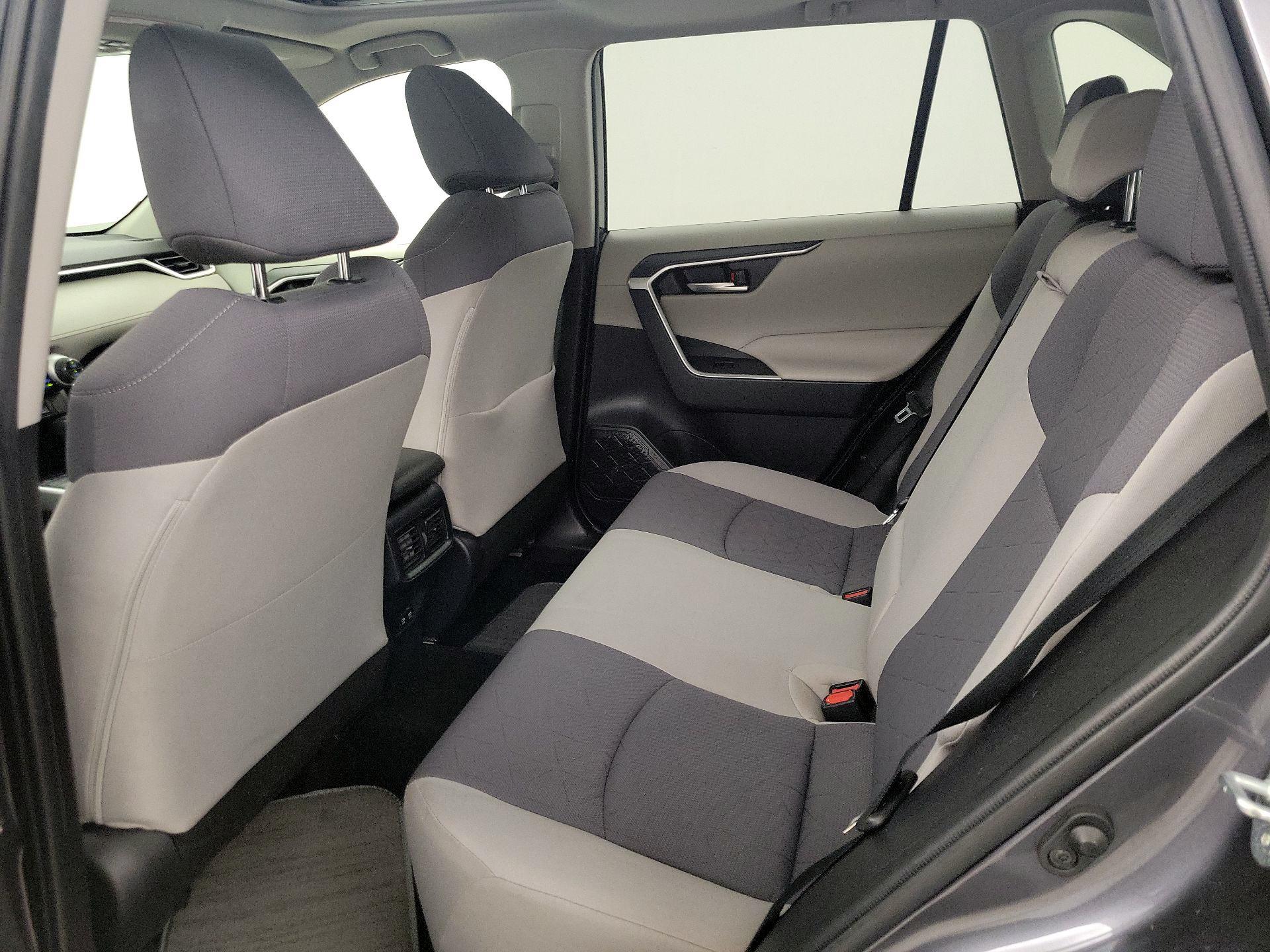 Thumbnail: 2019 Toyota RAV4 - 20