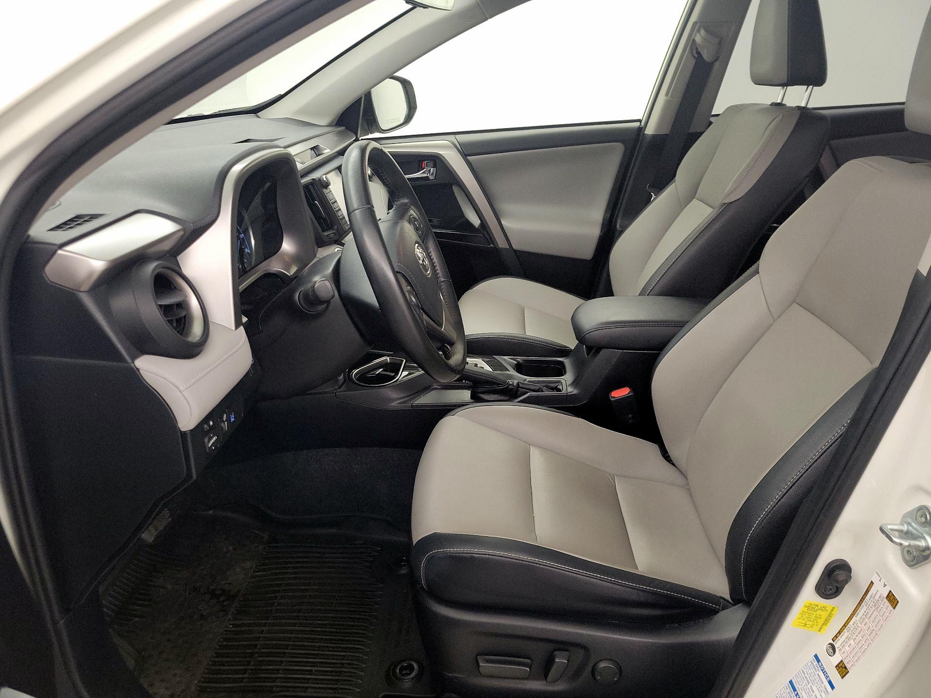 Thumbnail: 2018 Toyota RAV4 - 11