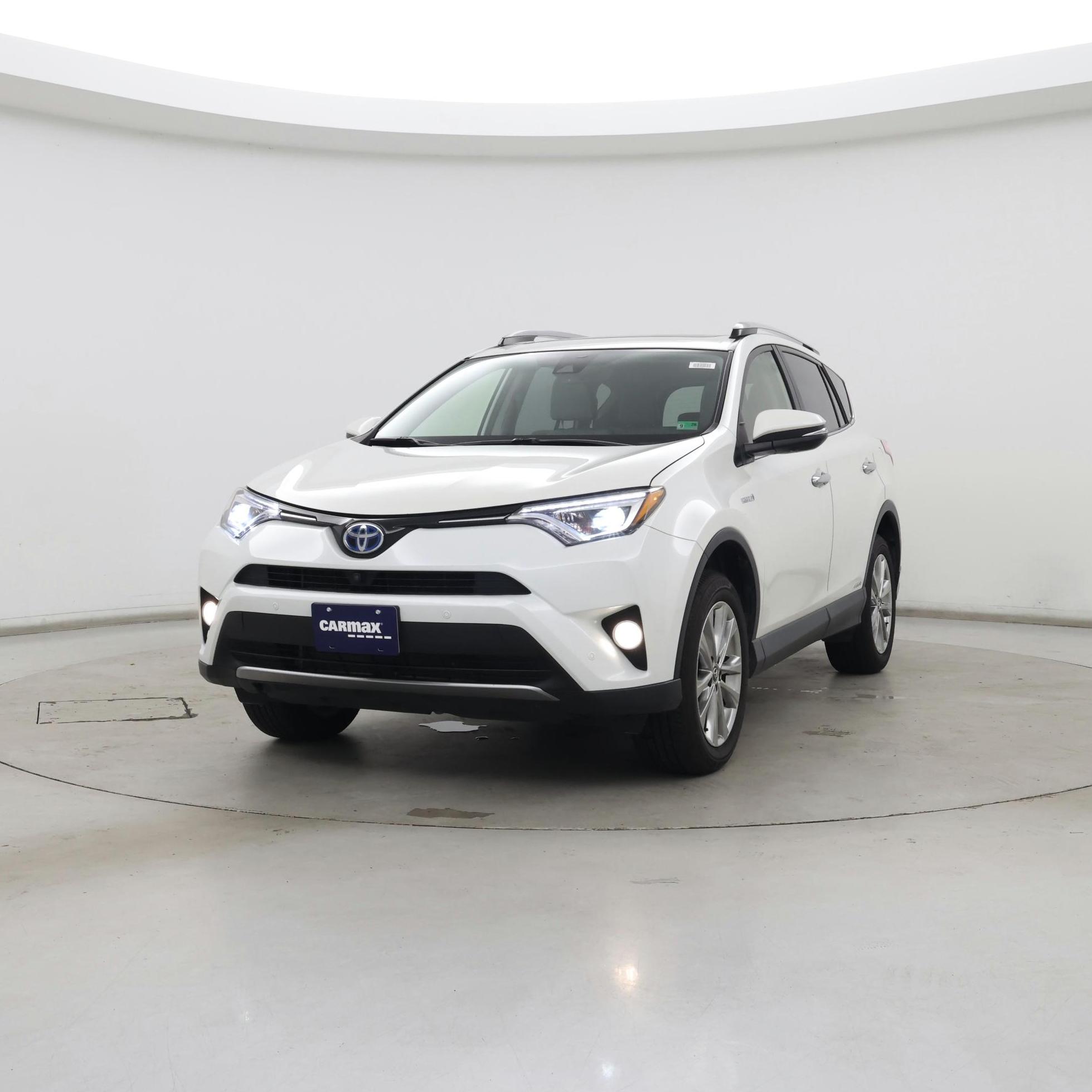 Thumbnail: 2018 Toyota RAV4 - 4