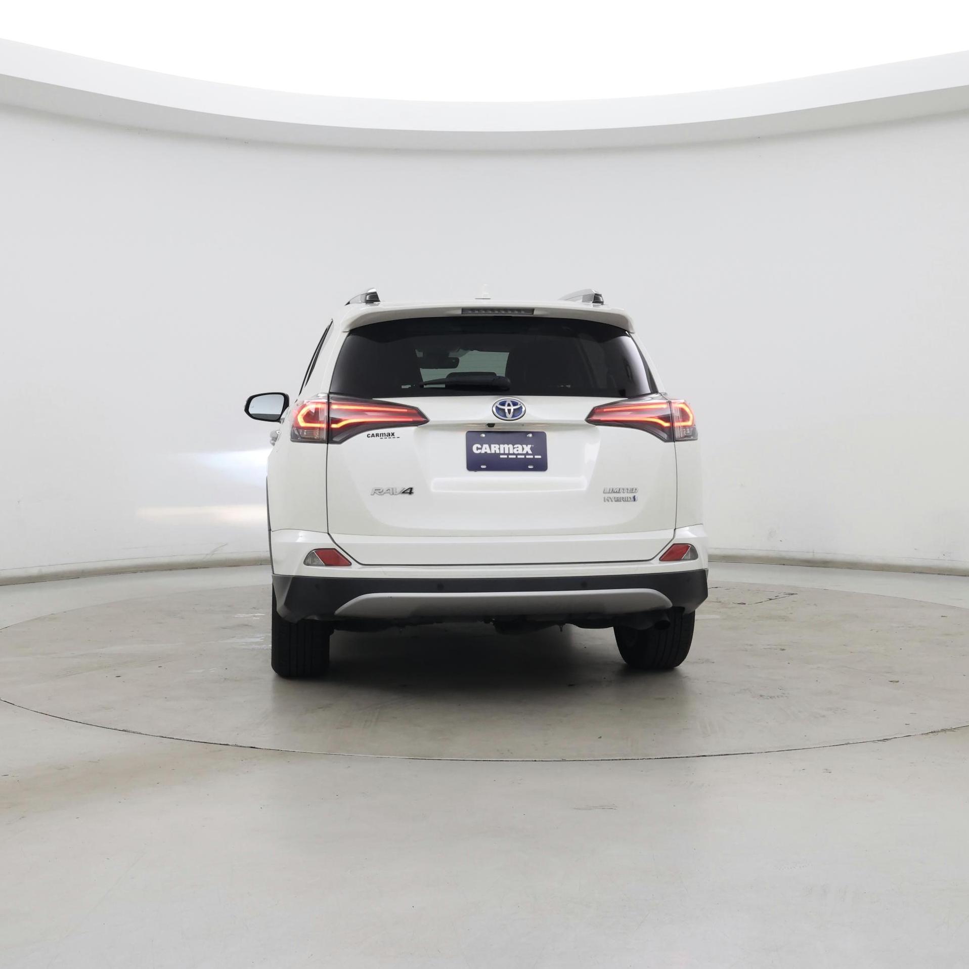 Thumbnail: 2018 Toyota RAV4 - 6