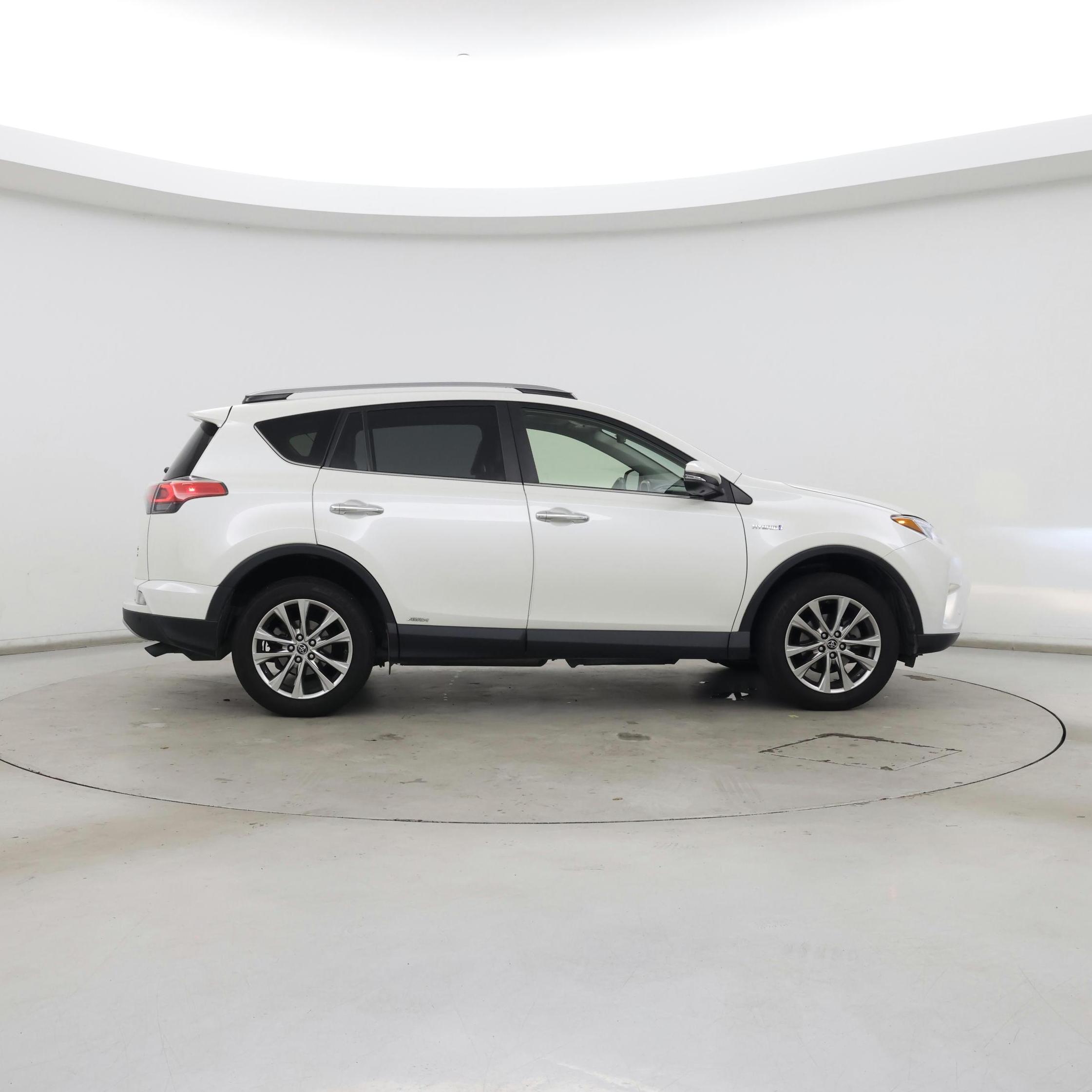 Thumbnail: 2018 Toyota RAV4 - 7