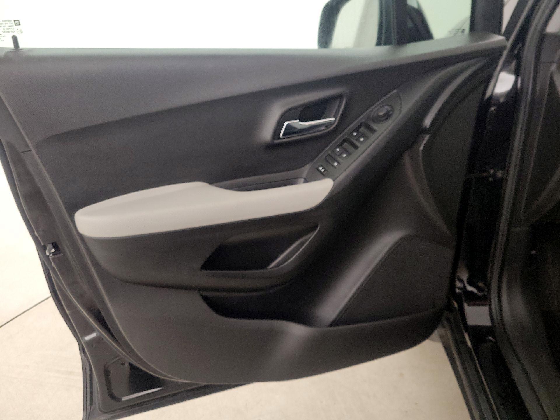 Thumbnail: 2020 Chevrolet Trax - 12