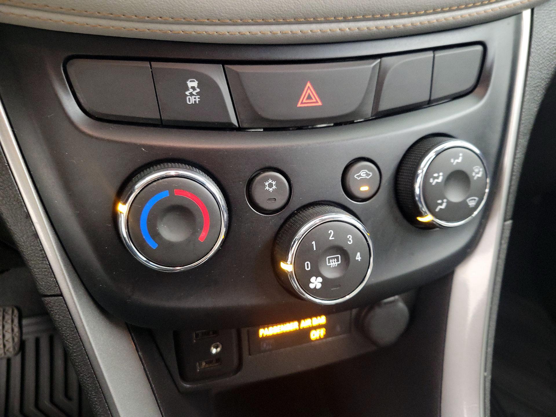 Thumbnail: 2020 Chevrolet Trax - 16