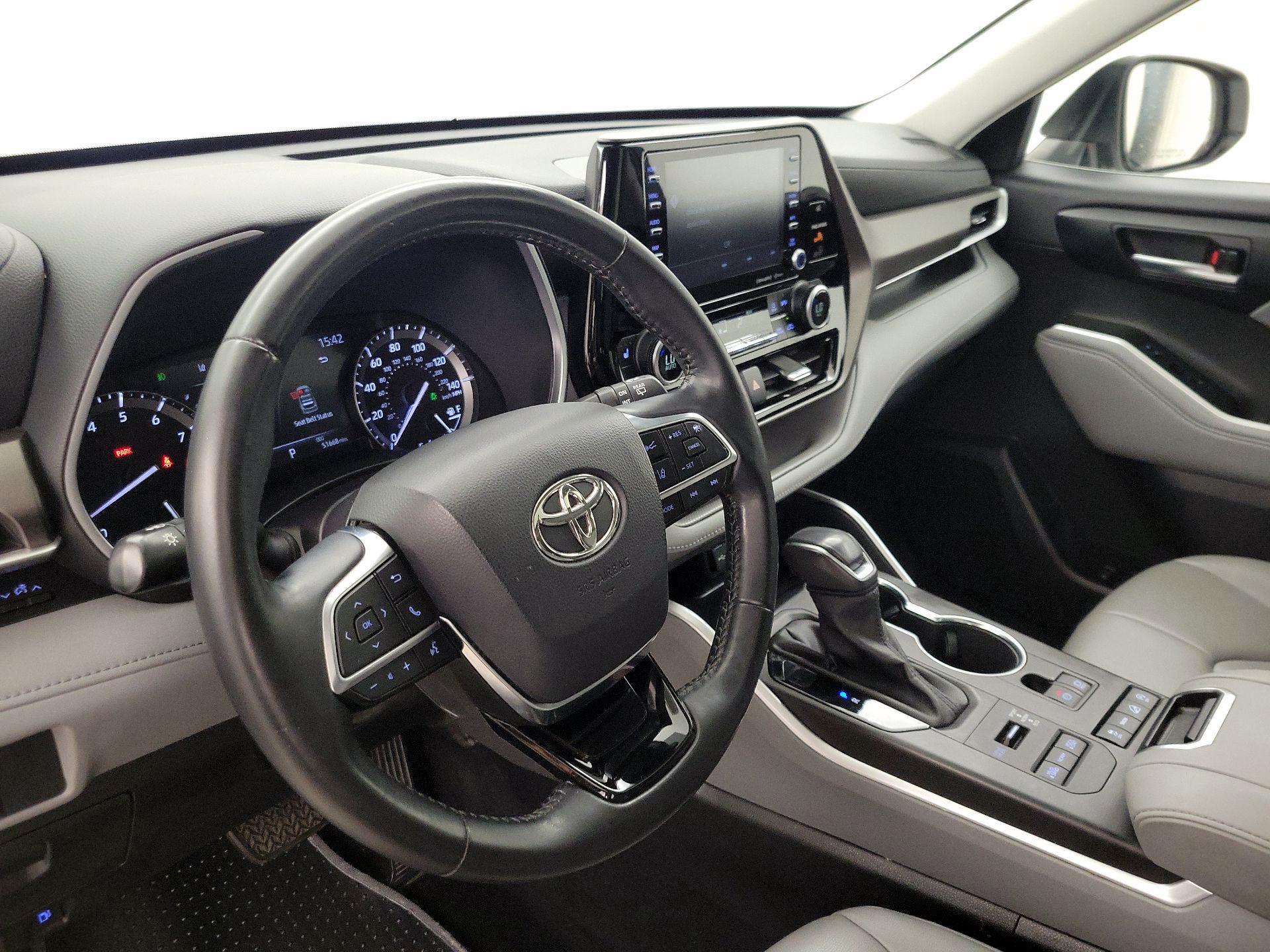 Thumbnail: 2021 Toyota Highlander - 9