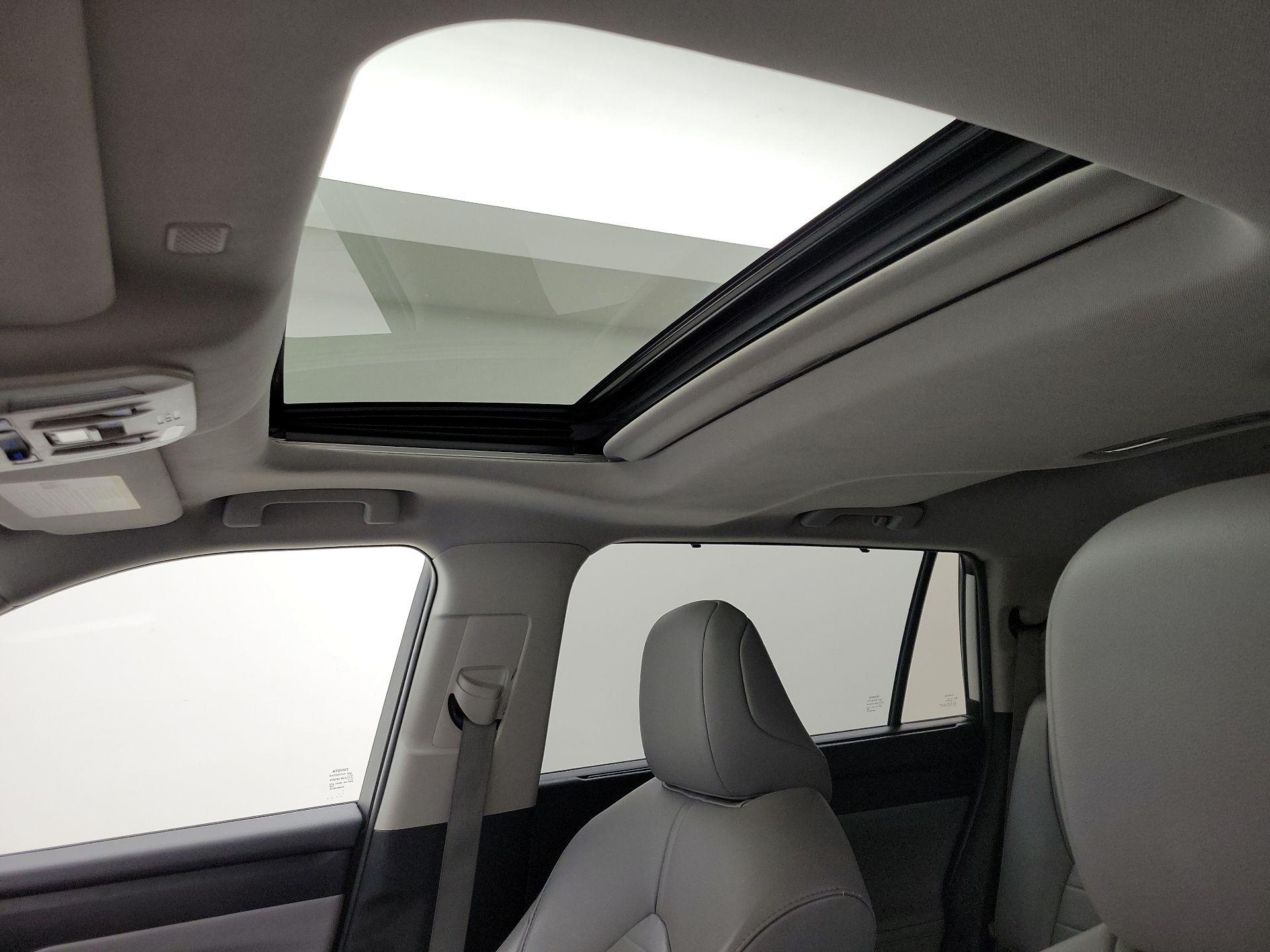 Thumbnail: 2021 Toyota Highlander - 19