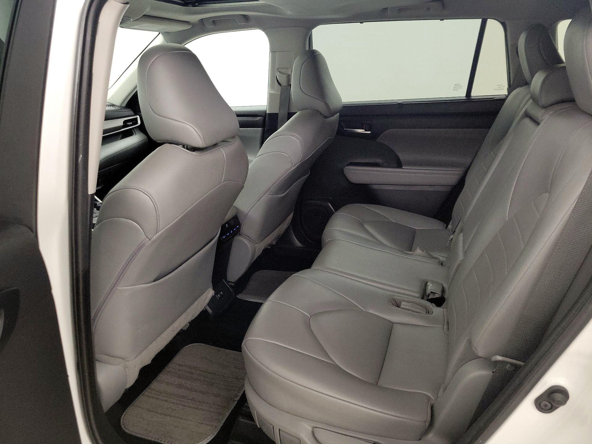 Thumbnail: 2021 Toyota Highlander - 20