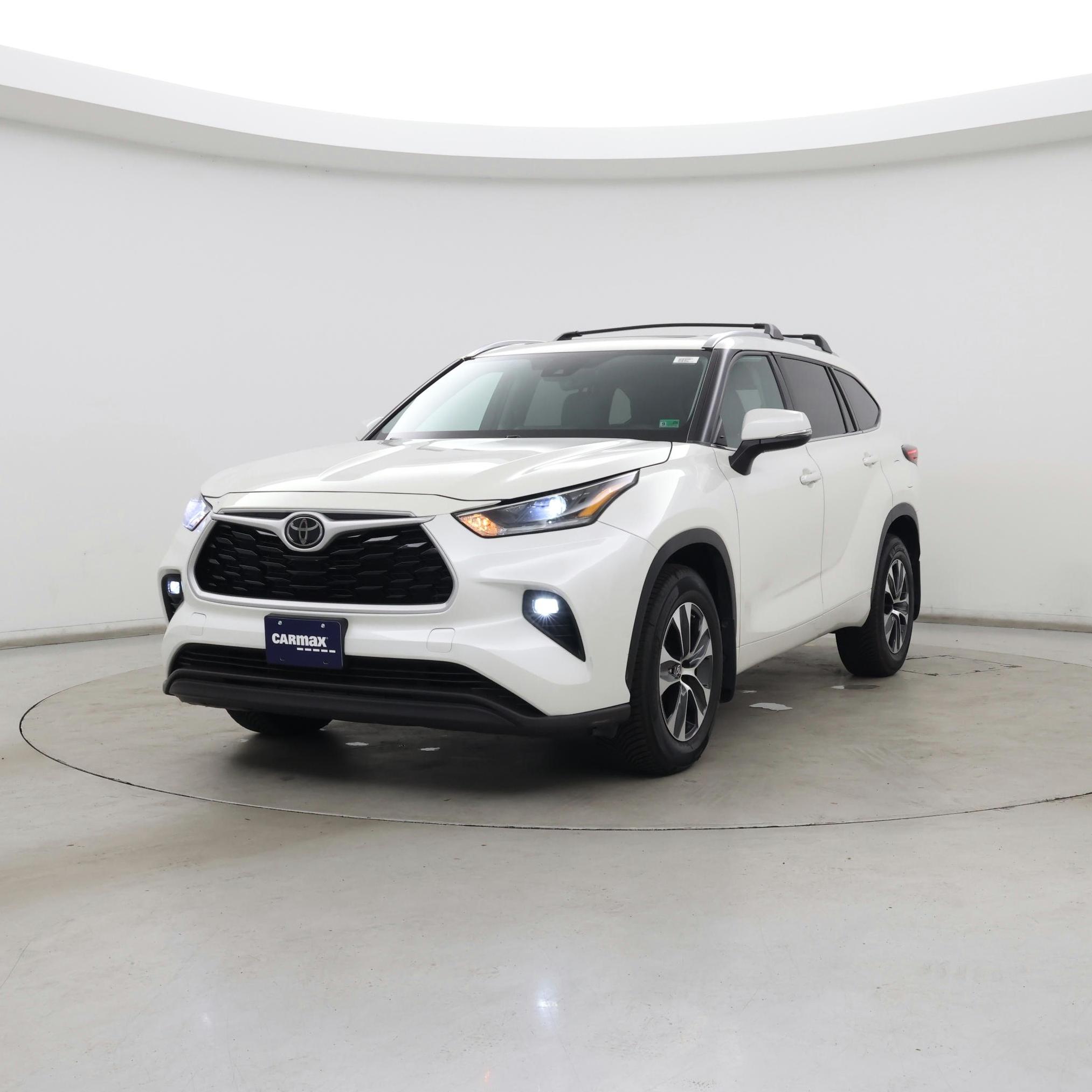 Thumbnail: 2021 Toyota Highlander - 4