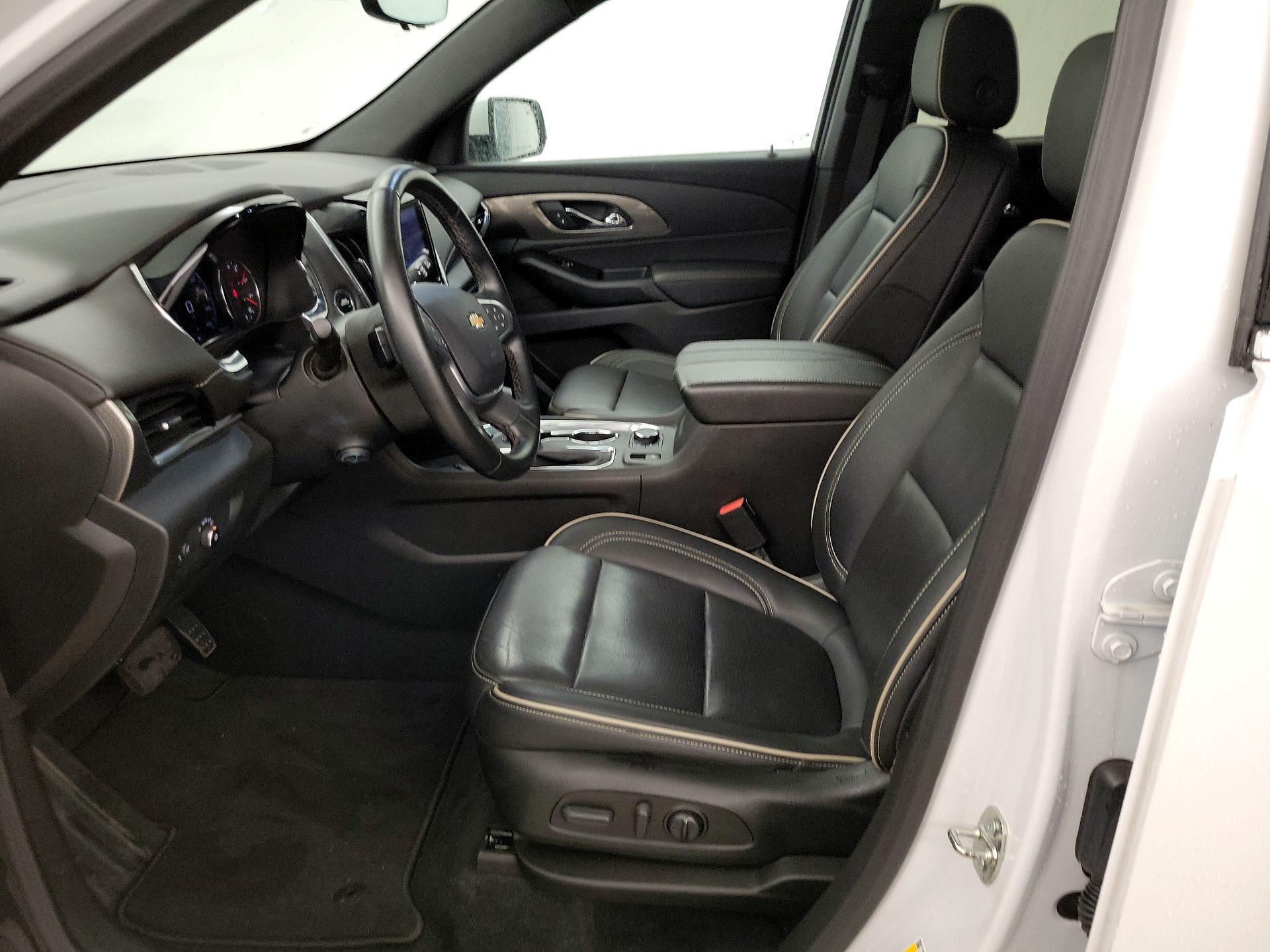 Thumbnail: 2023 Chevrolet Traverse - 11