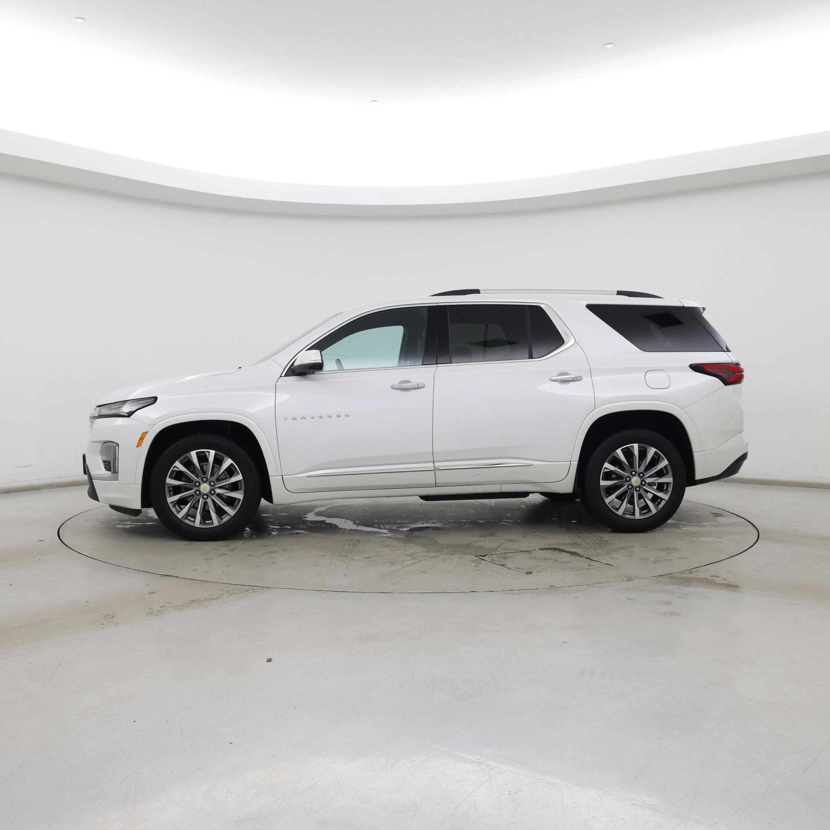 Thumbnail: 2023 Chevrolet Traverse - 3