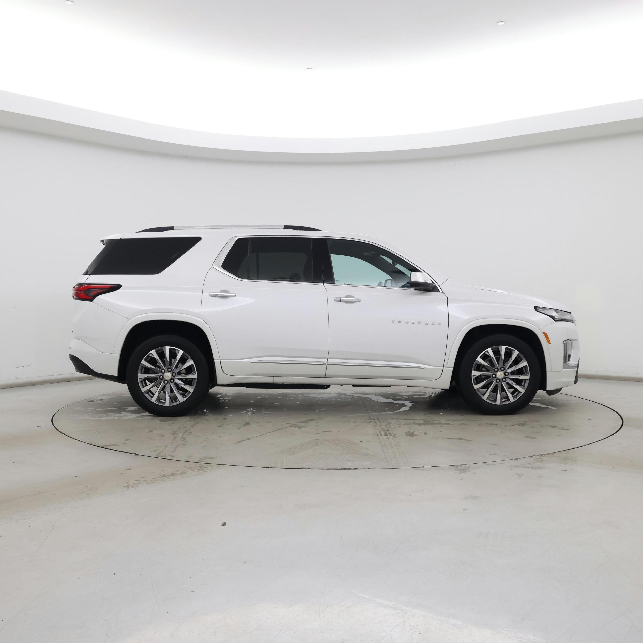 Thumbnail: 2023 Chevrolet Traverse - 7