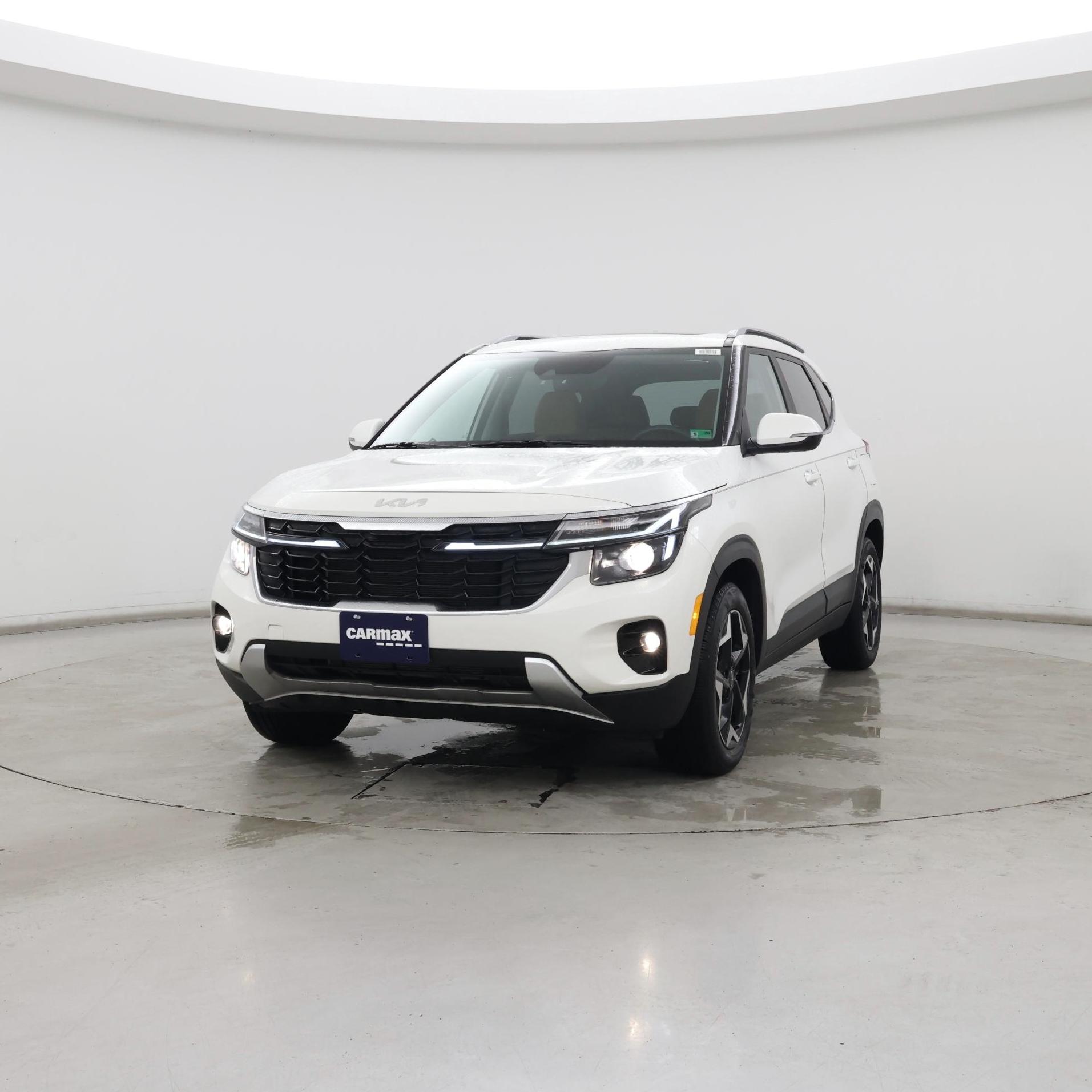 Thumbnail: 2024 Kia Seltos - 4