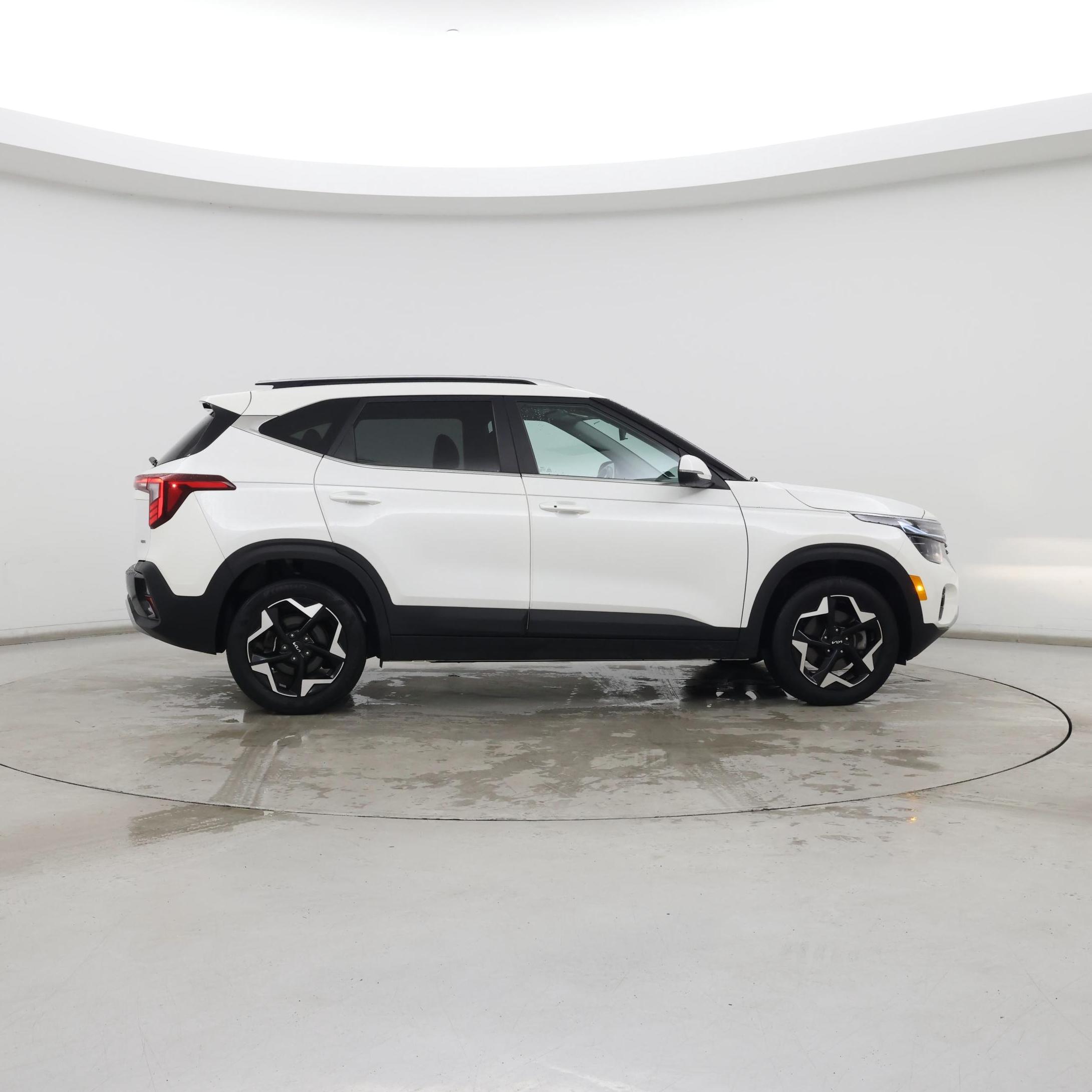 Thumbnail: 2024 Kia Seltos - 7