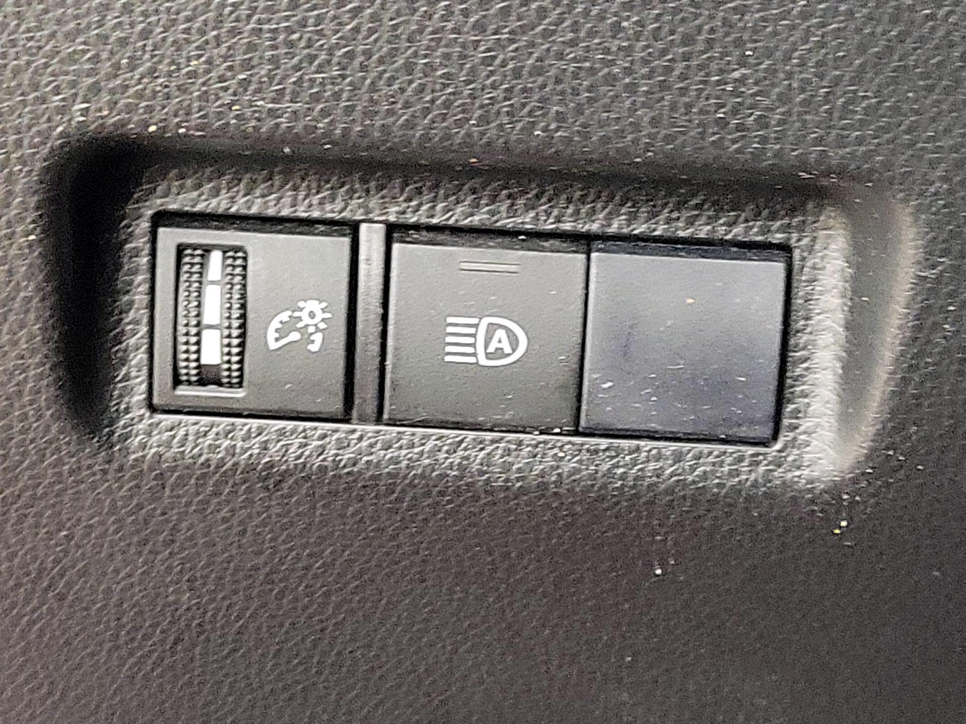 Thumbnail: 2019 Toyota RAV4 - 13