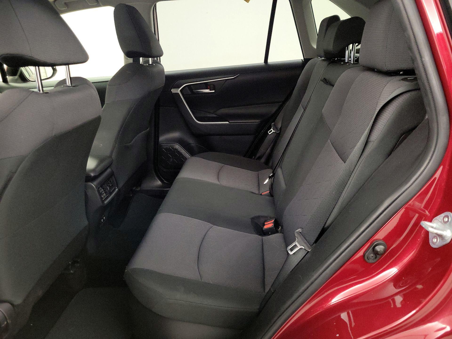 Thumbnail: 2019 Toyota RAV4 - 20