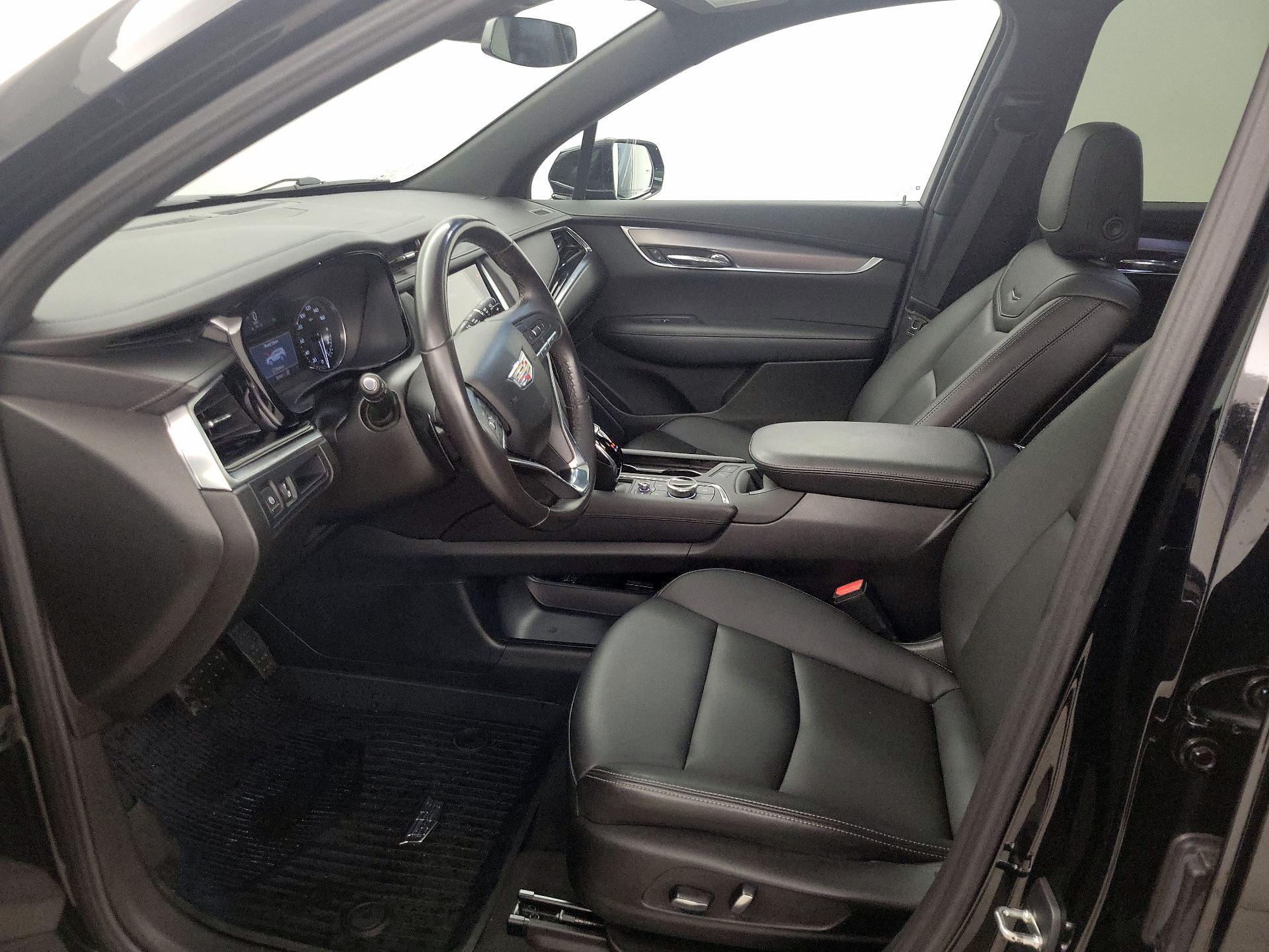Thumbnail: 2023 Cadillac XT6 - 11
