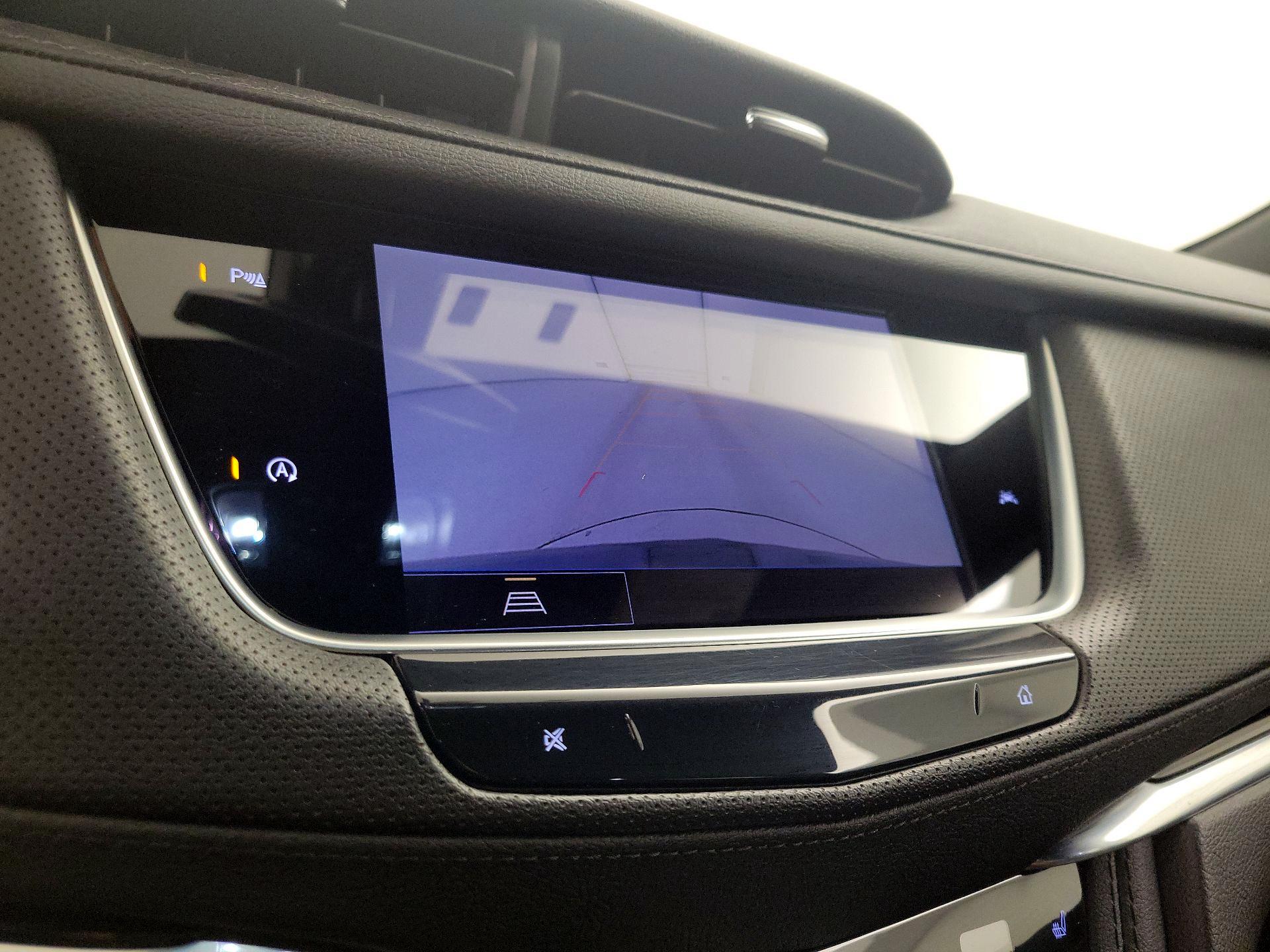 Thumbnail: 2023 Cadillac XT6 - 14