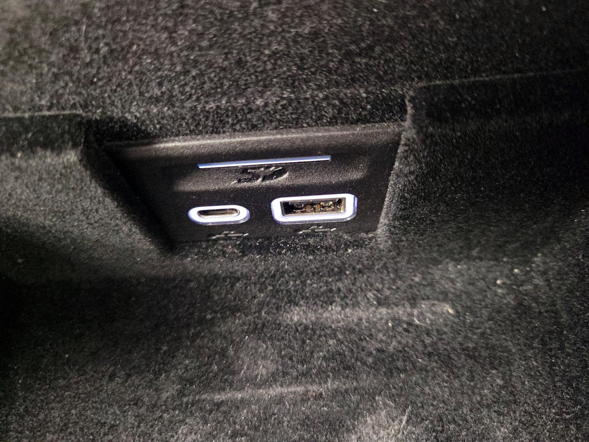 Thumbnail: 2023 Cadillac XT6 - 18