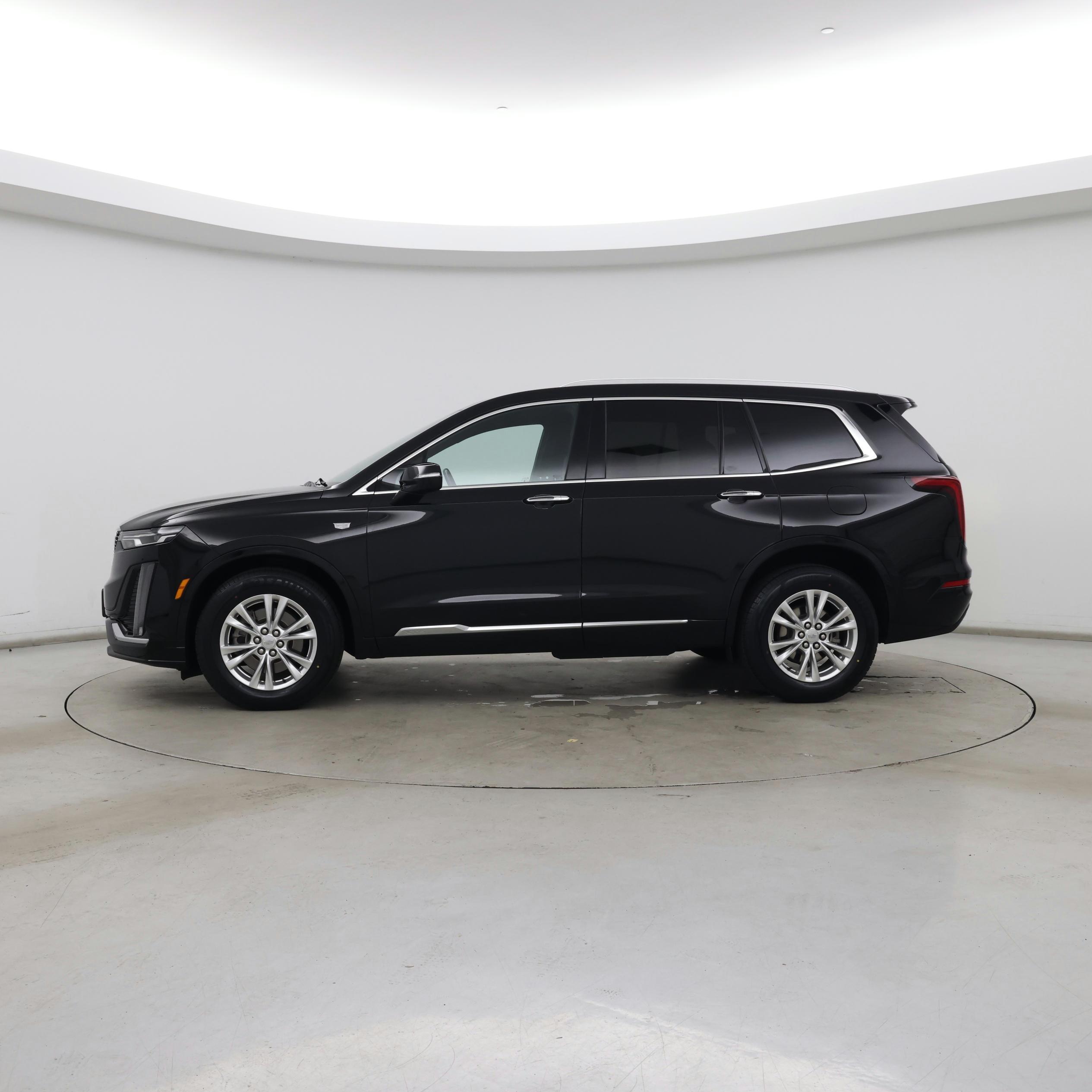 Thumbnail: 2023 Cadillac XT6 - 3