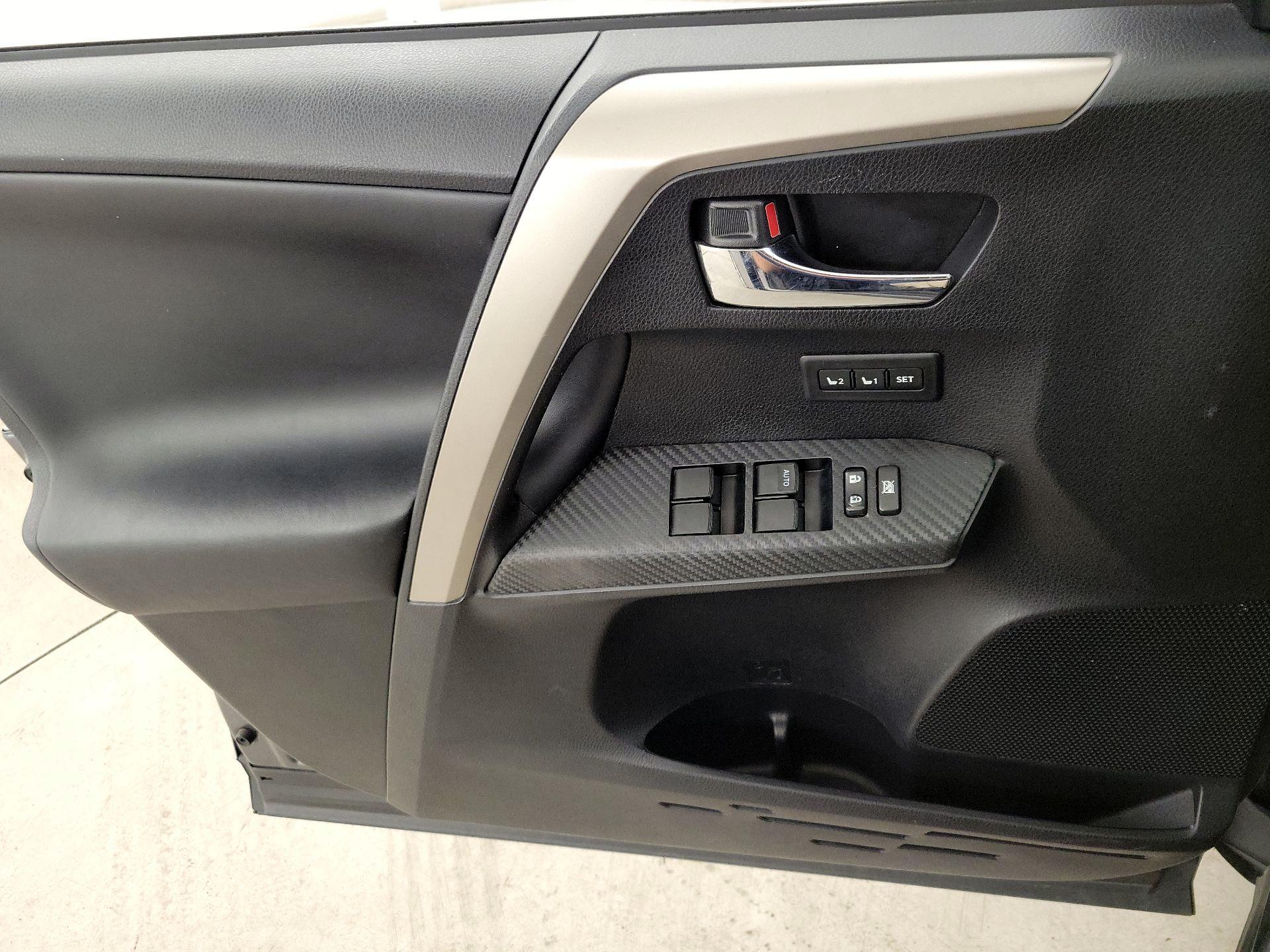 Thumbnail: 2014 Toyota RAV4 - 12