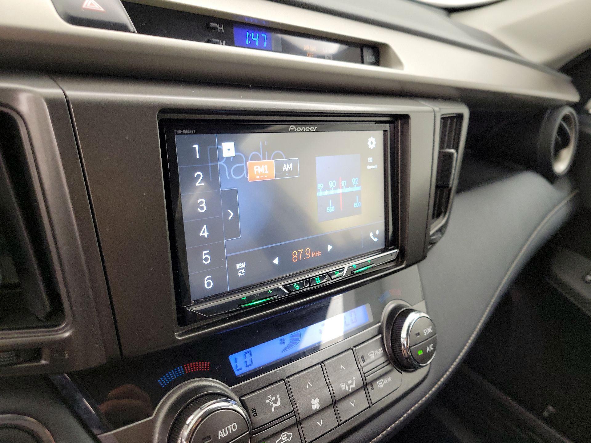 Thumbnail: 2014 Toyota RAV4 - 15