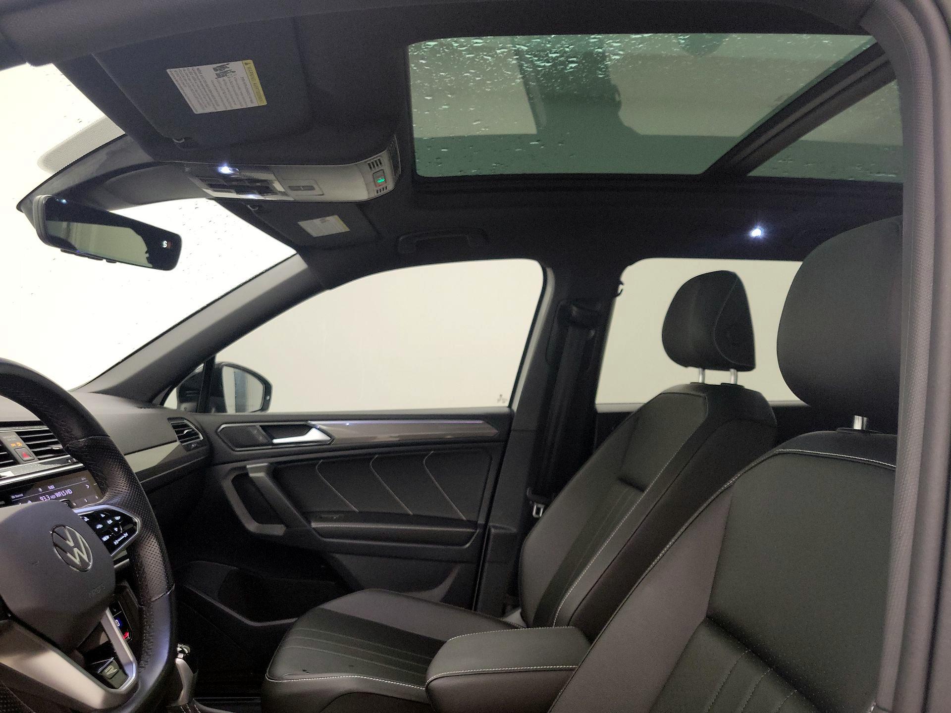 Thumbnail: 2022 Volkswagen Tiguan - 19