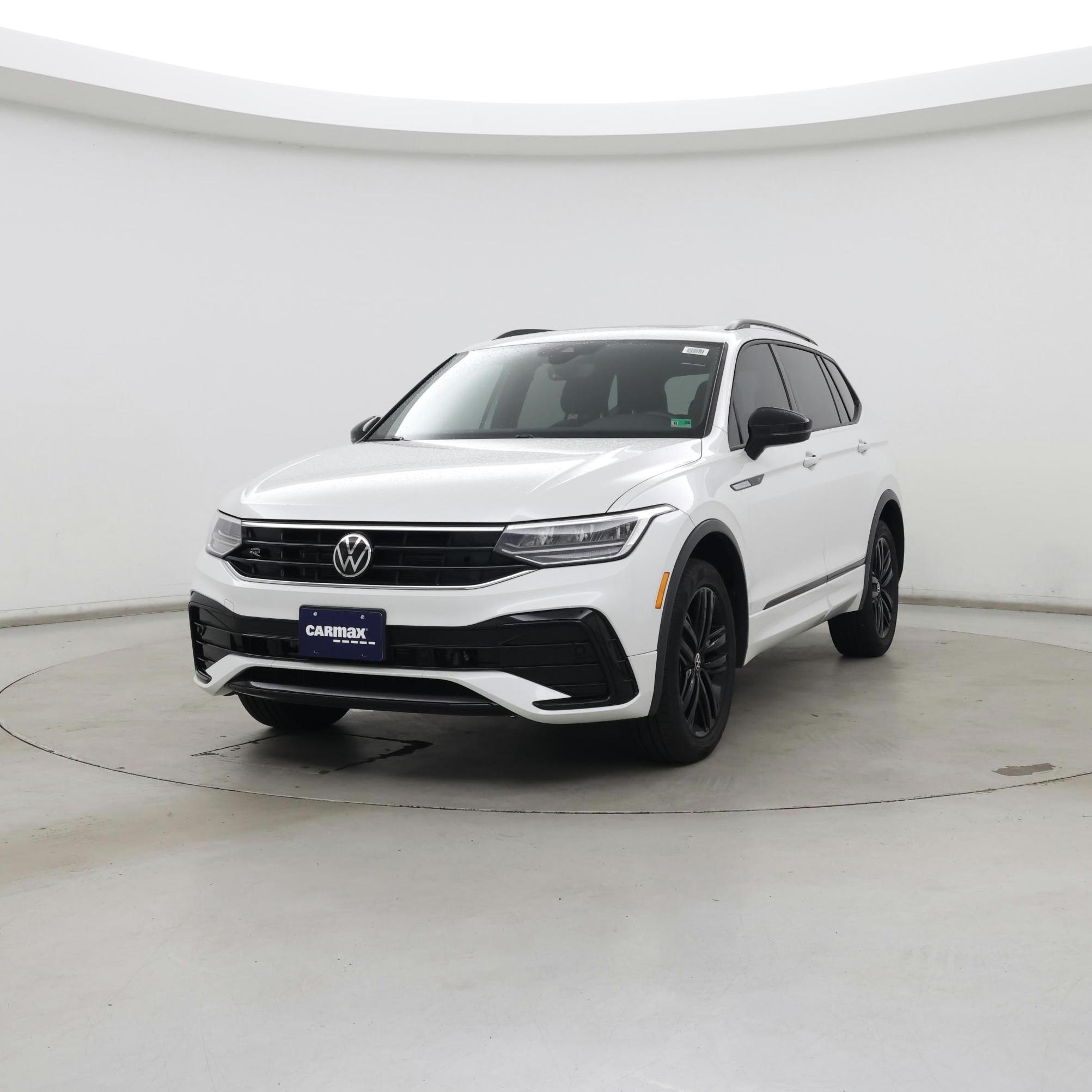 Thumbnail: 2022 Volkswagen Tiguan - 4