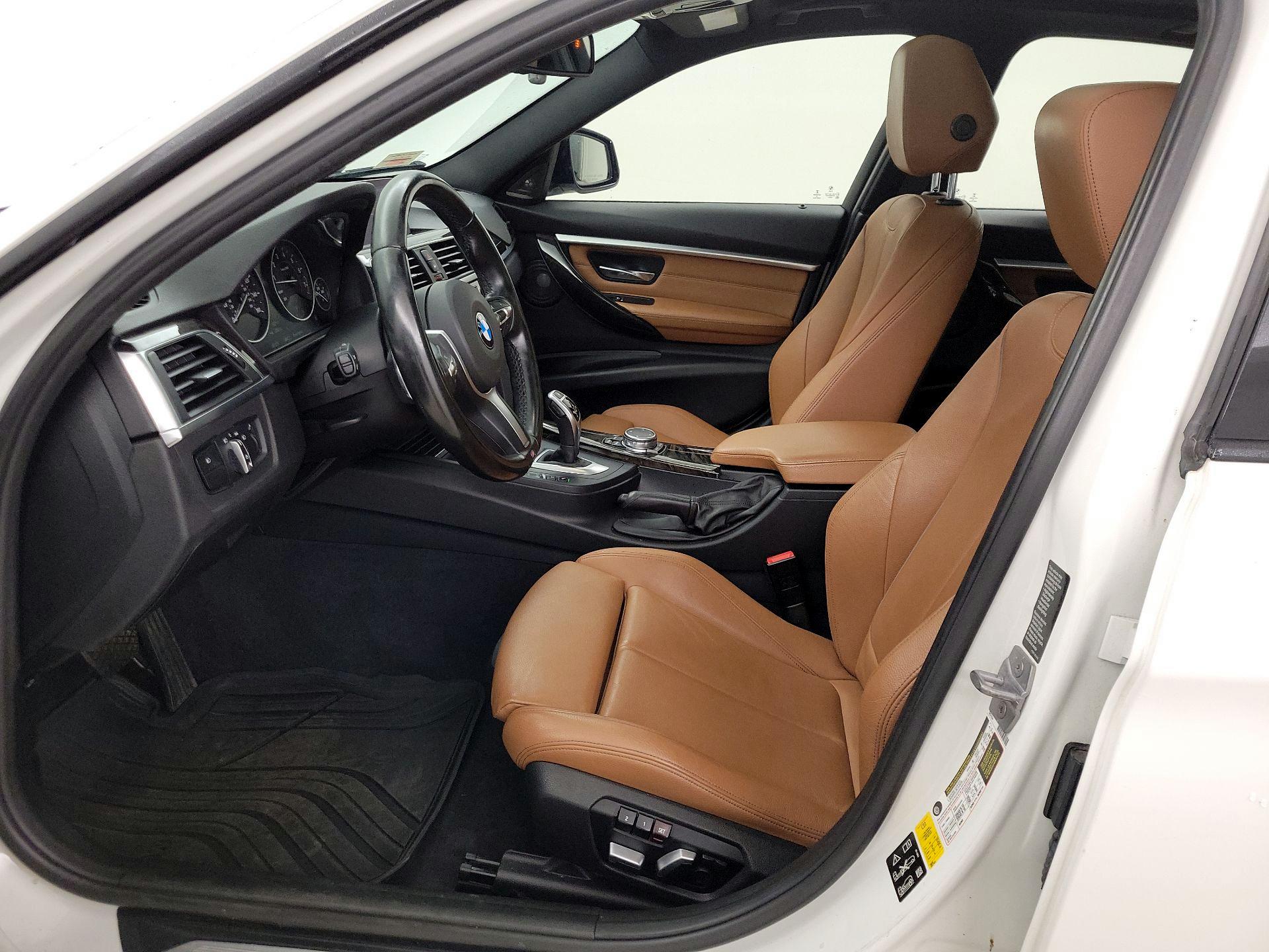 Thumbnail: 2016 BMW 3 Series - 11