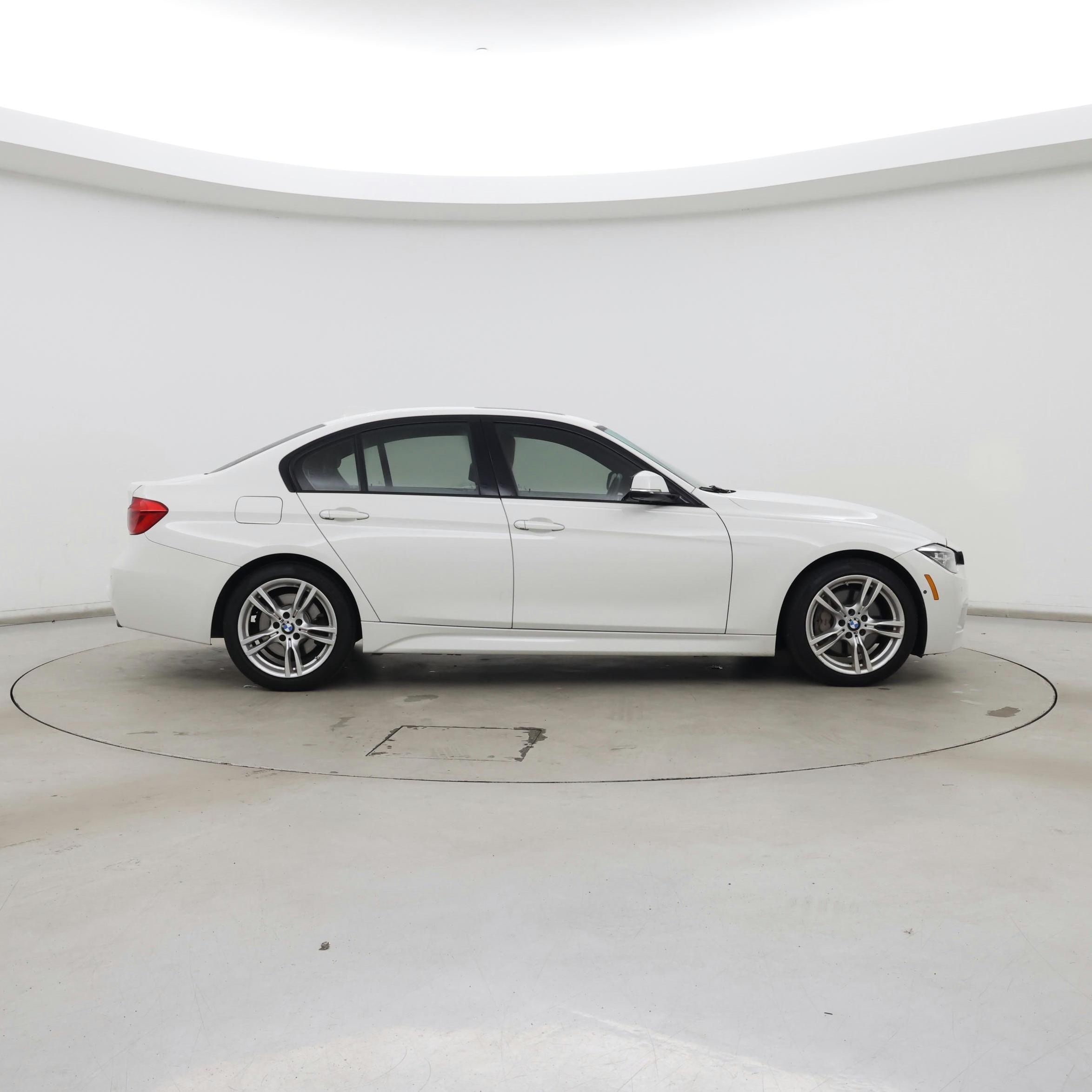 Thumbnail: 2016 BMW 3 Series - 7