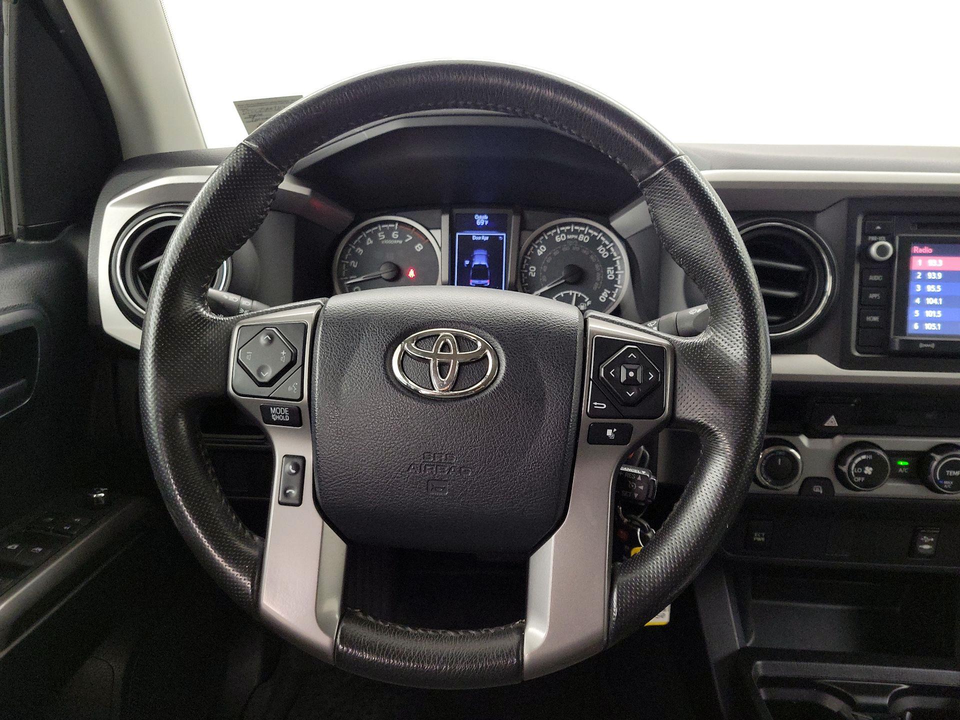 Thumbnail: 2017 Toyota Tacoma - 10