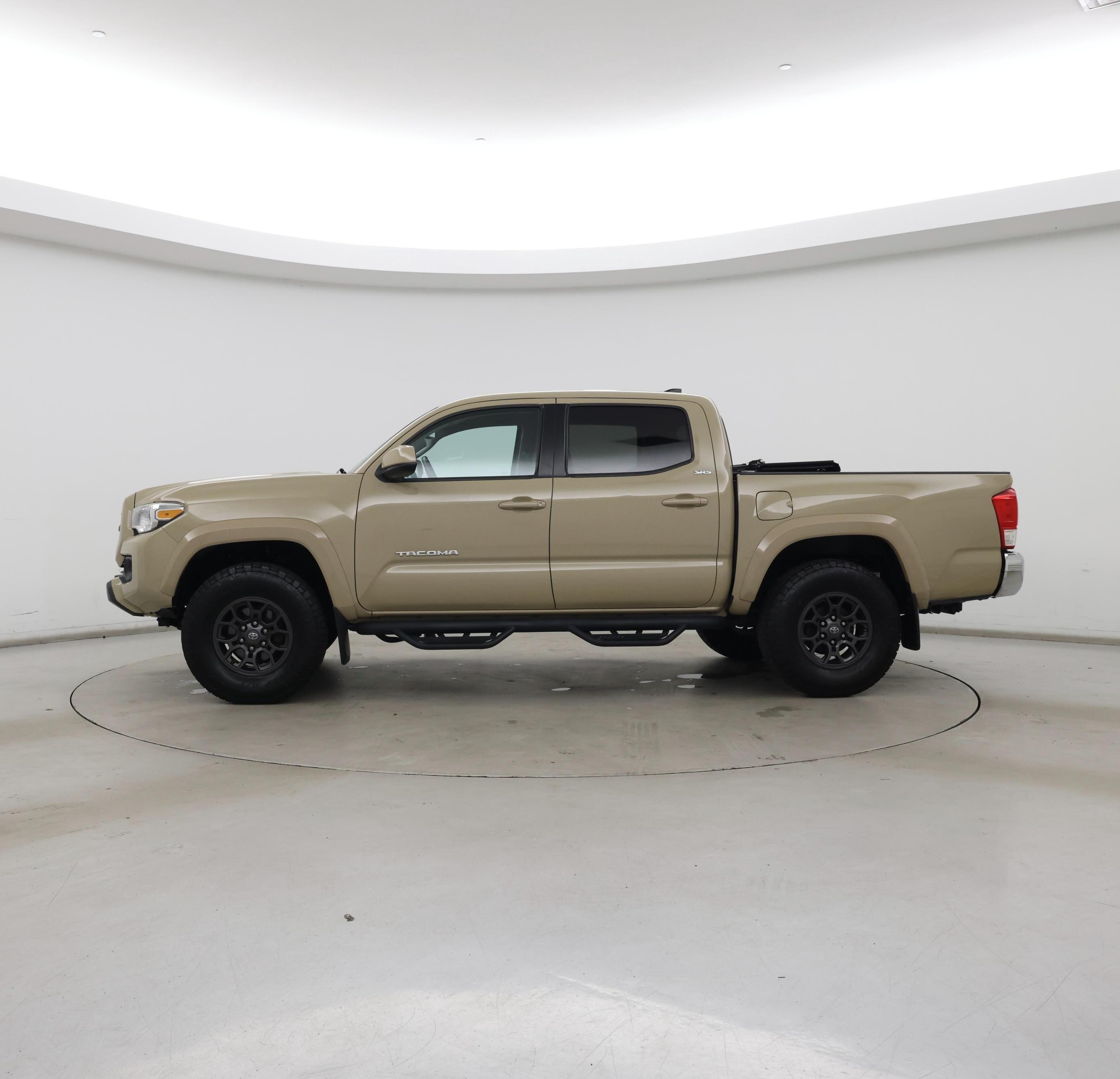 Thumbnail: 2017 Toyota Tacoma - 3