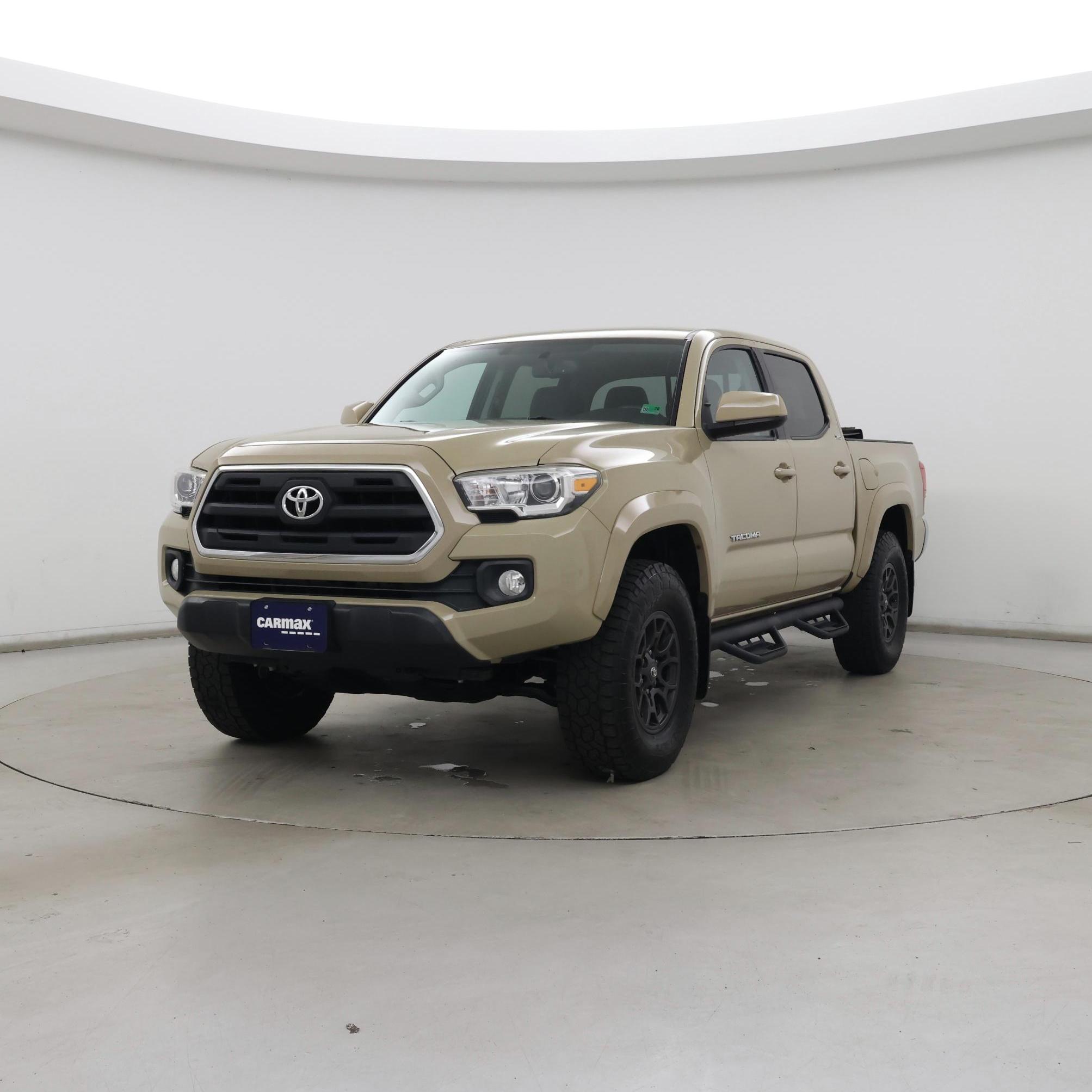 Thumbnail: 2017 Toyota Tacoma - 4