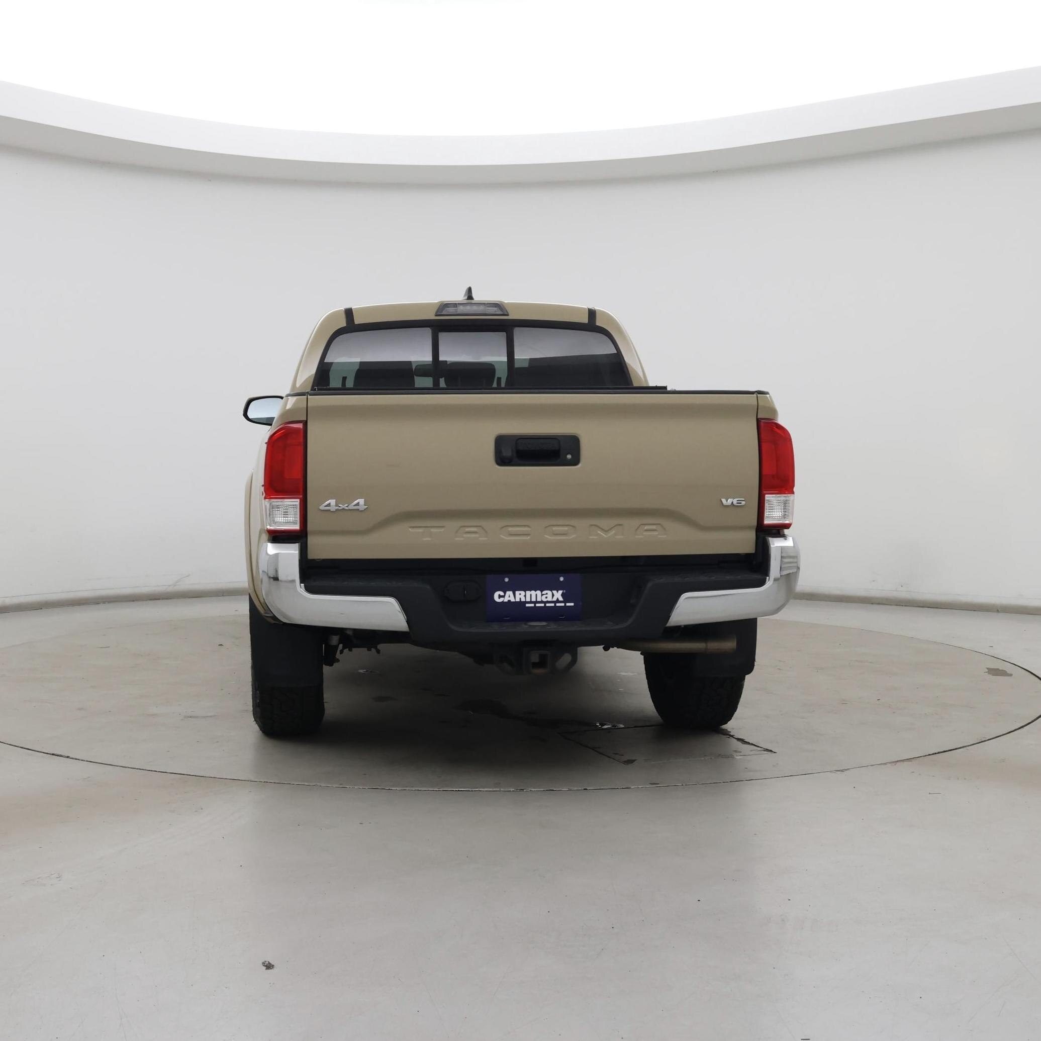 Thumbnail: 2017 Toyota Tacoma - 6