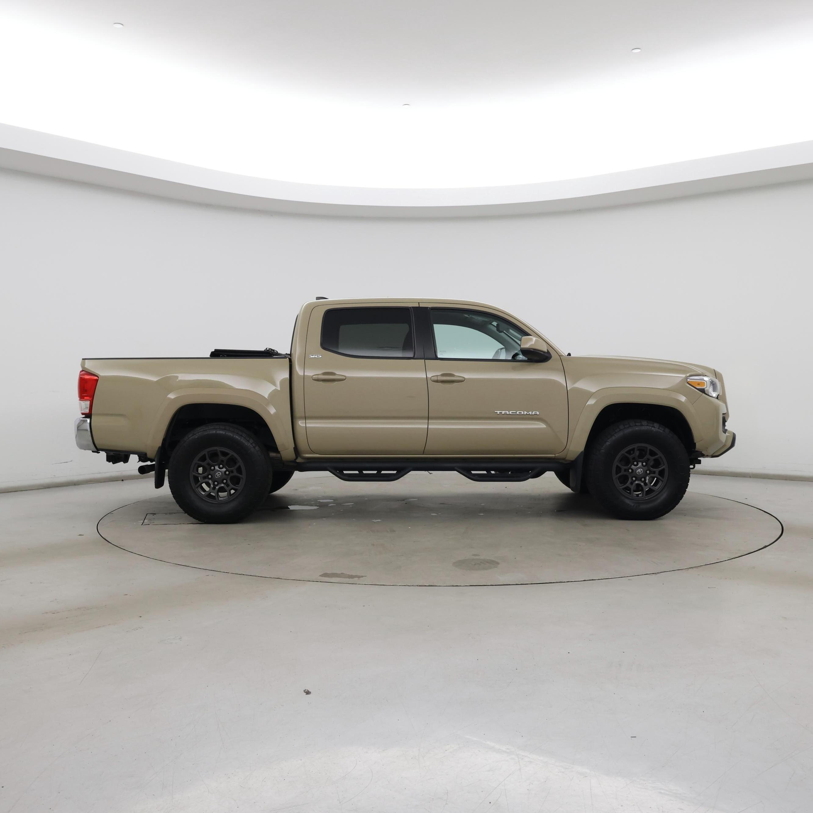 Thumbnail: 2017 Toyota Tacoma - 7