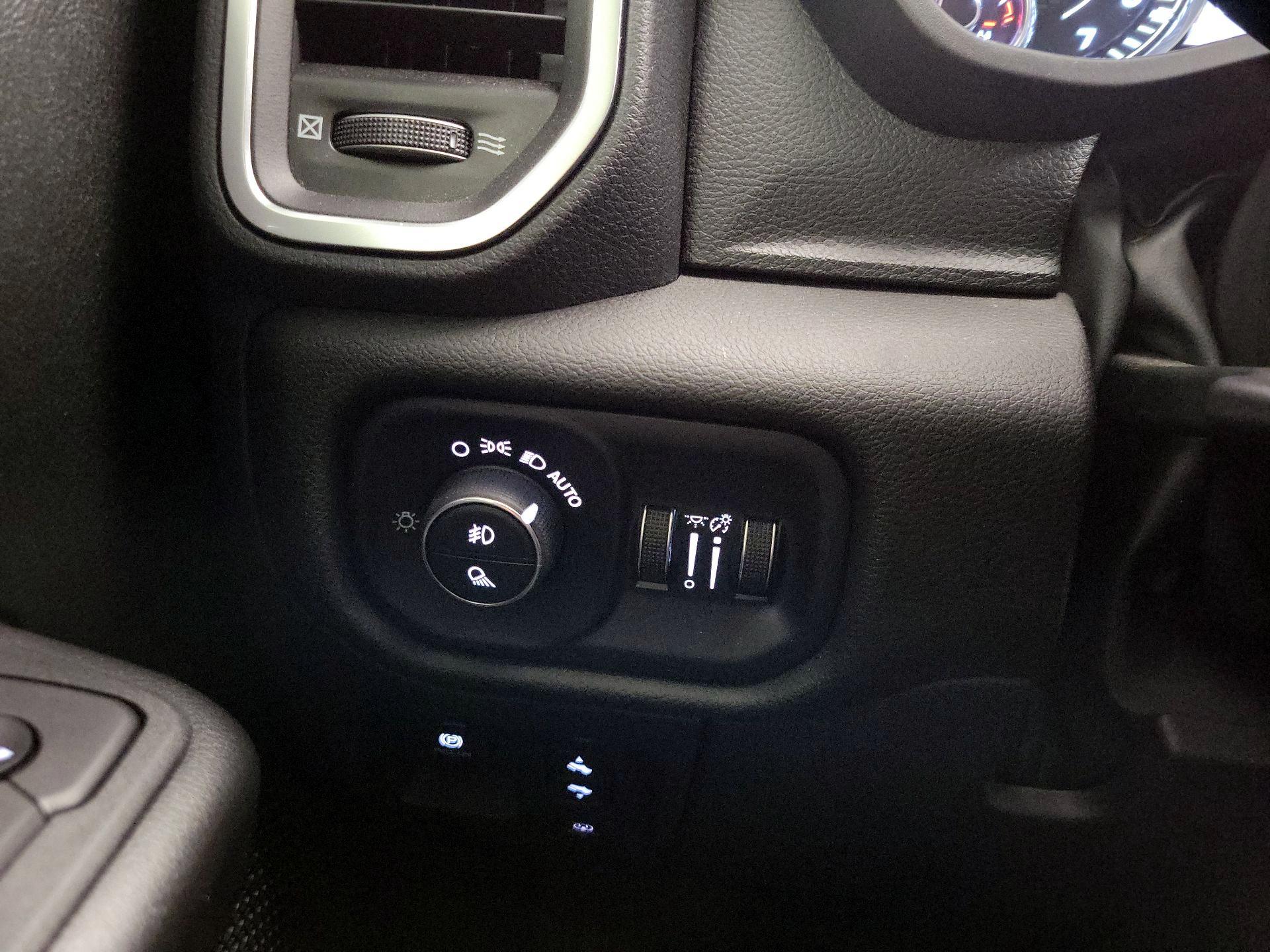 Thumbnail: 2025 RAM 1500 - 13