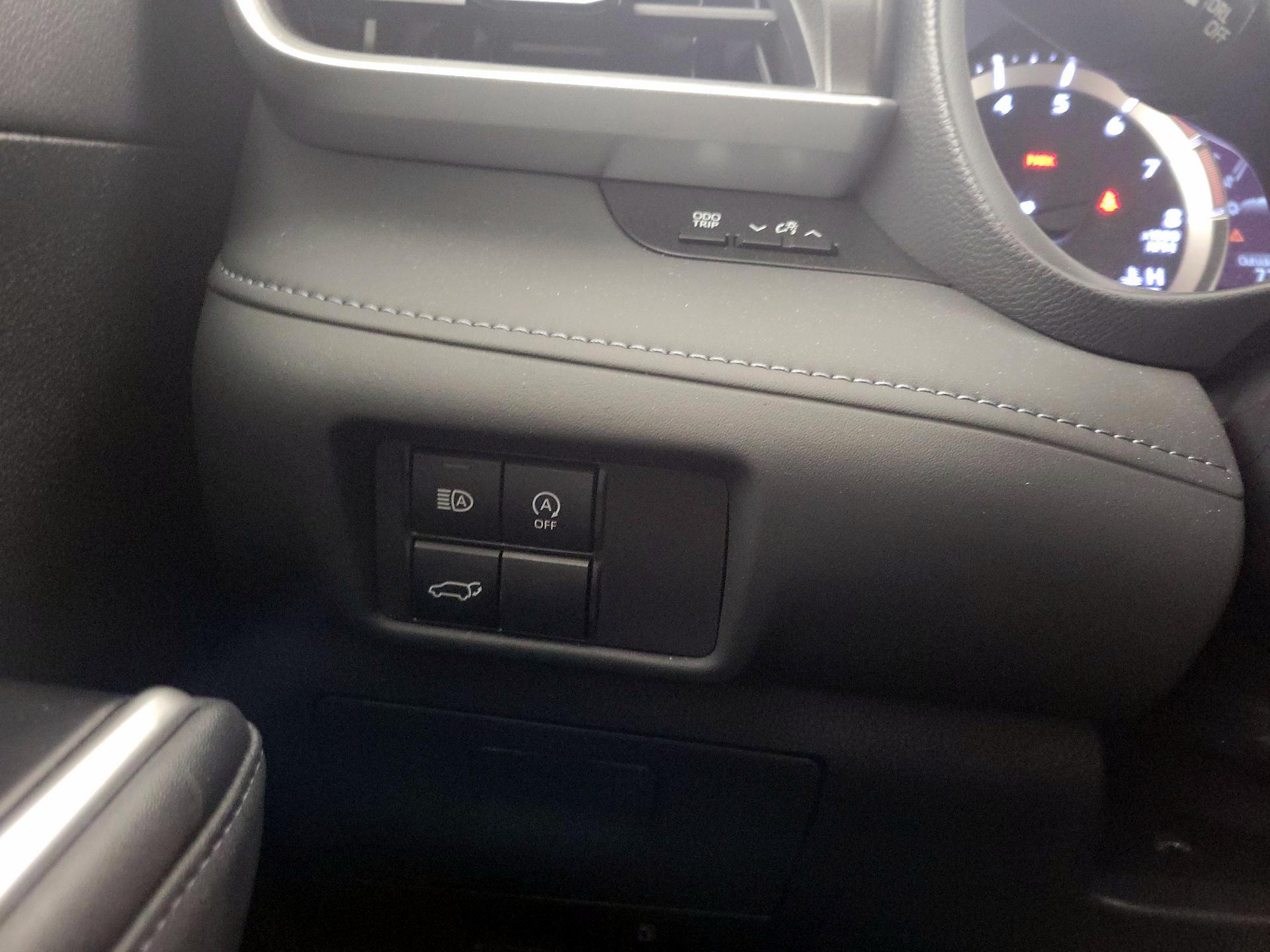 Thumbnail: 2023 Toyota Highlander - 13