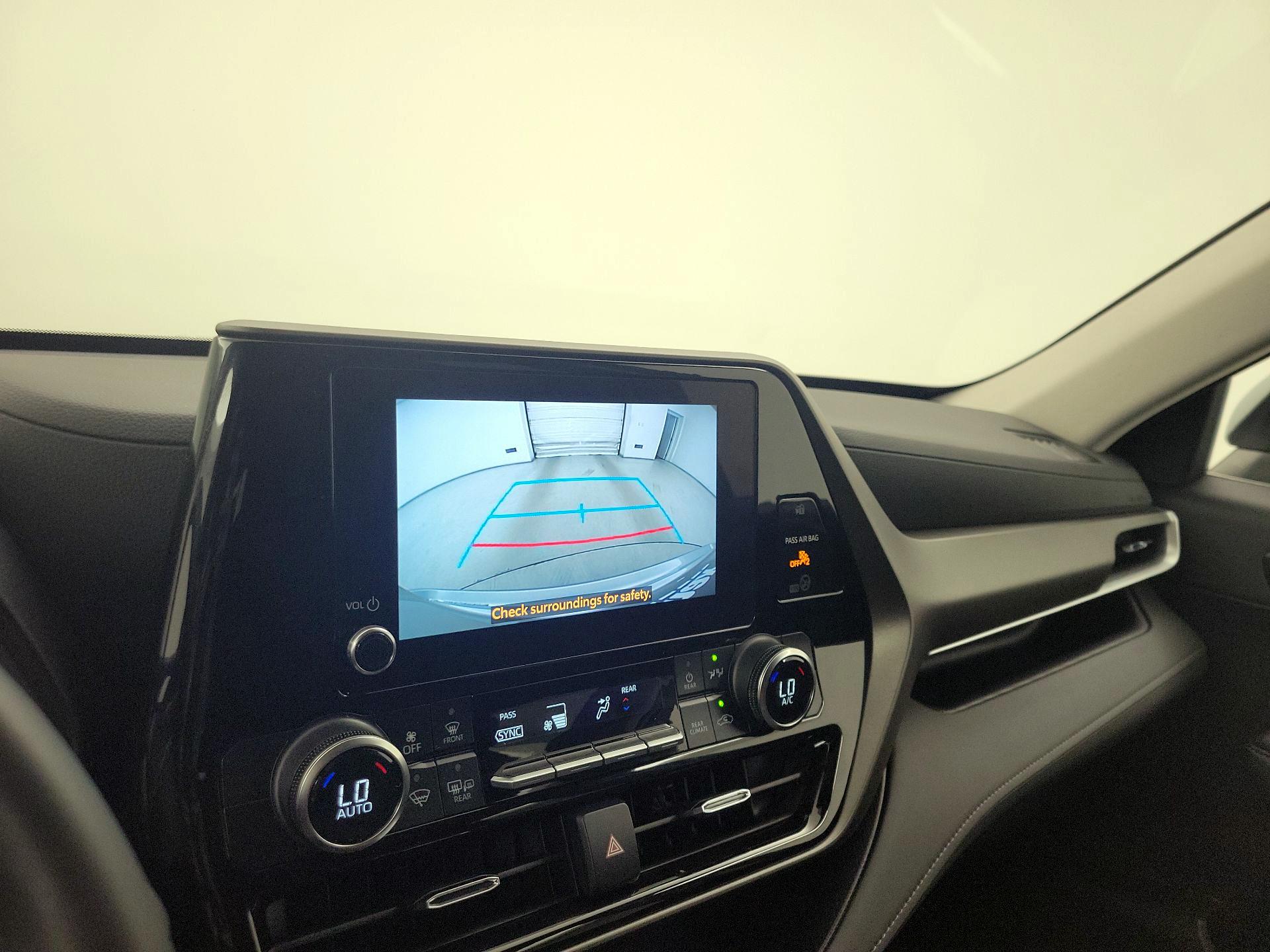 Thumbnail: 2023 Toyota Highlander - 14