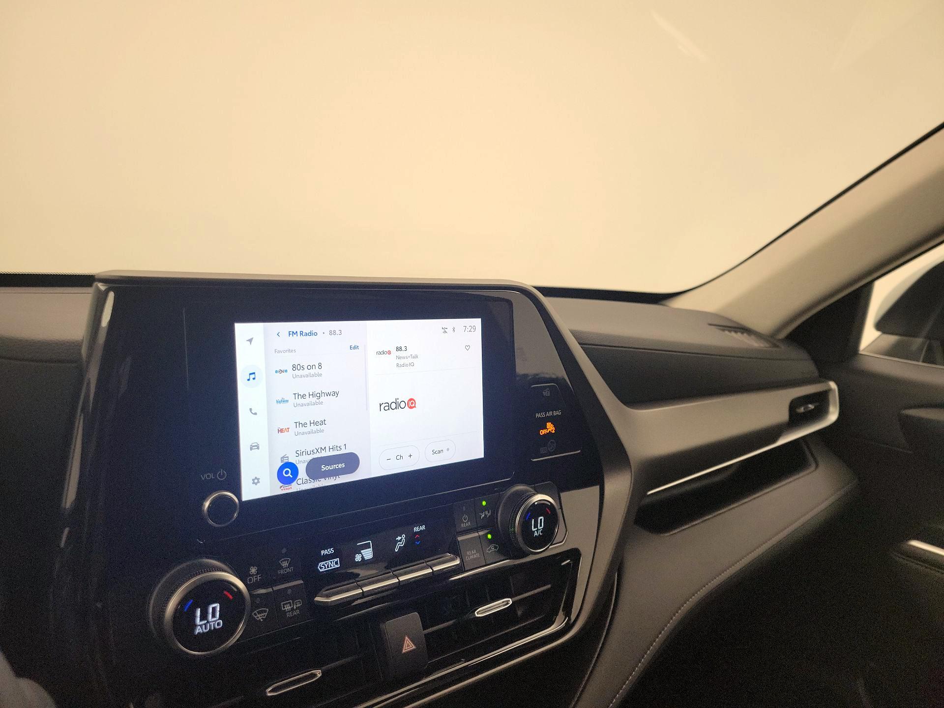 Thumbnail: 2023 Toyota Highlander - 15