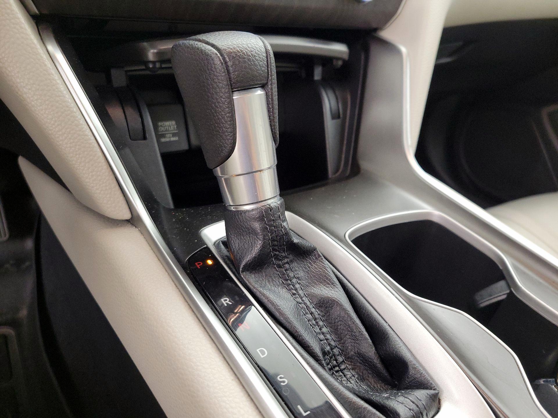 Thumbnail: 2019 Honda Accord - 17