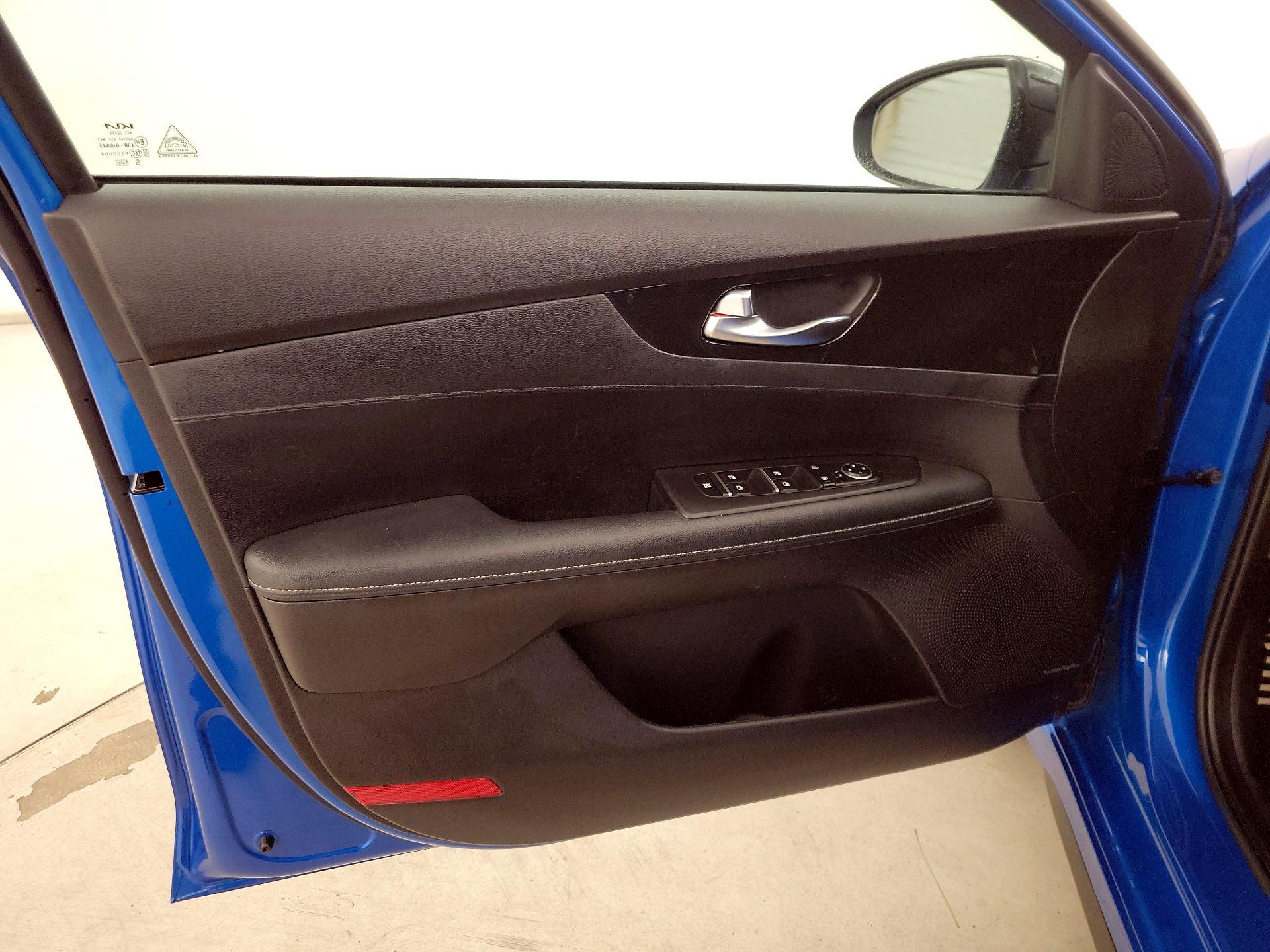 Thumbnail: 2023 Kia Forte - 12