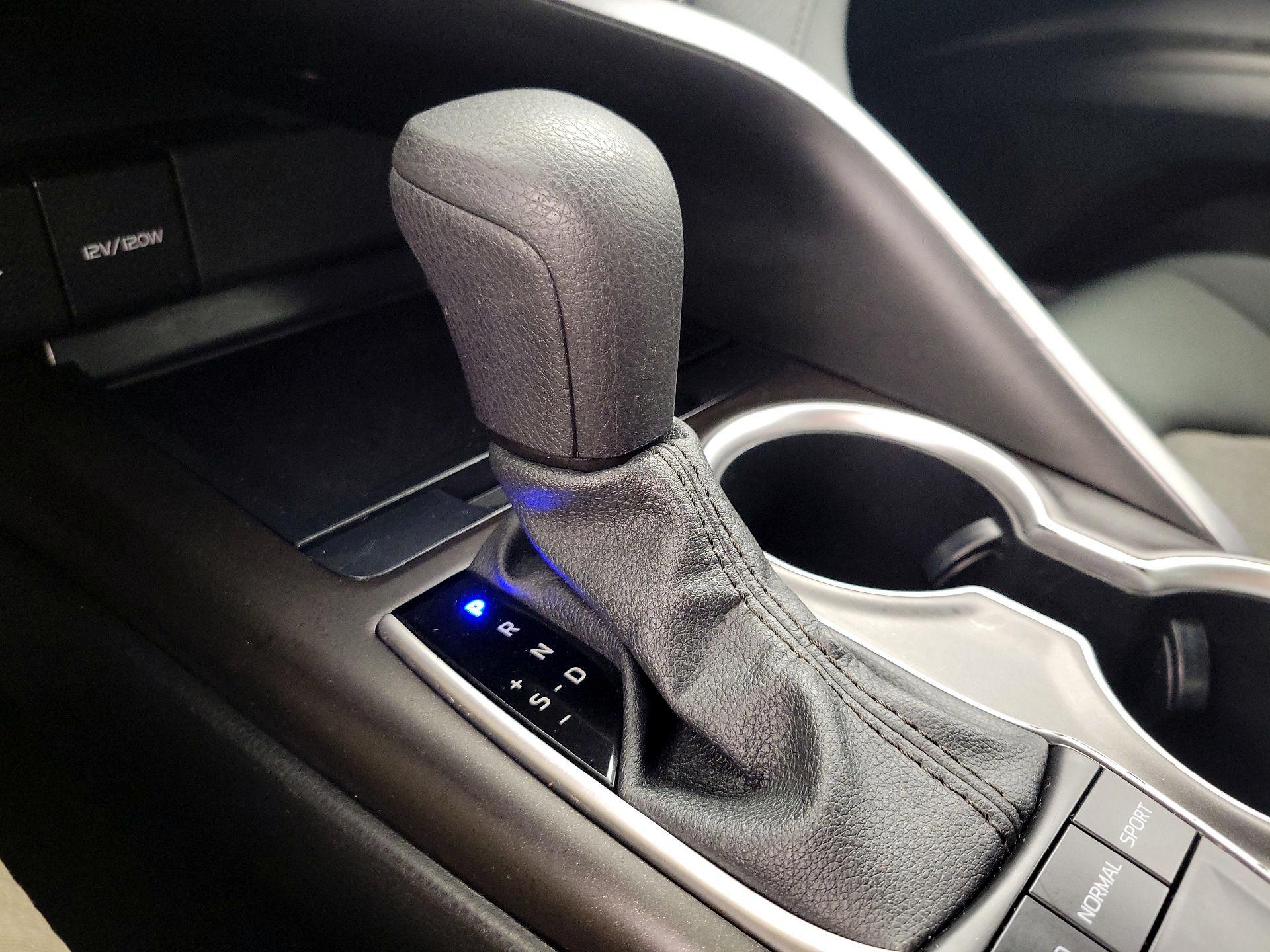 Thumbnail: 2023 Toyota Camry - 17